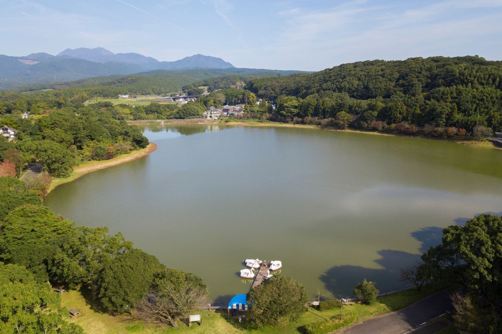 諏訪の池から普賢岳を望む景色
