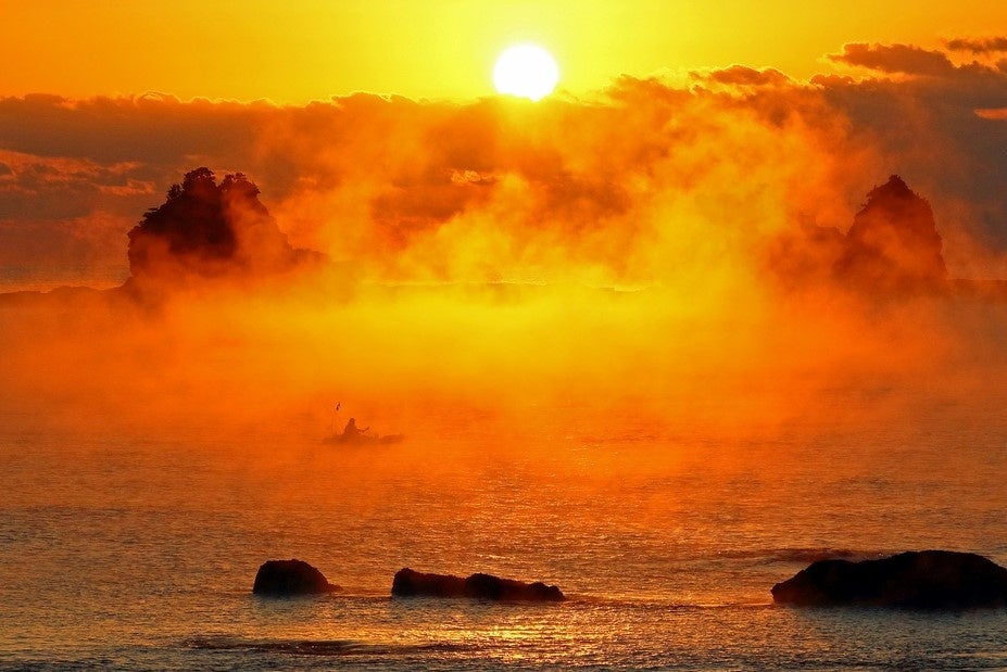 この旅の1枚部門／日本旅行写真家協会賞　 鈴木 文代「海霧を楽しむ」
