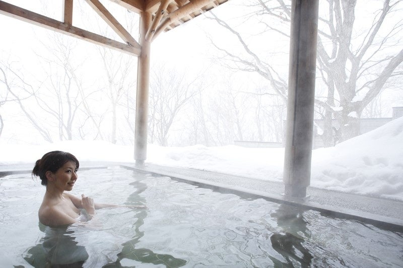網張温泉館「薬師の湯」の雪見露天