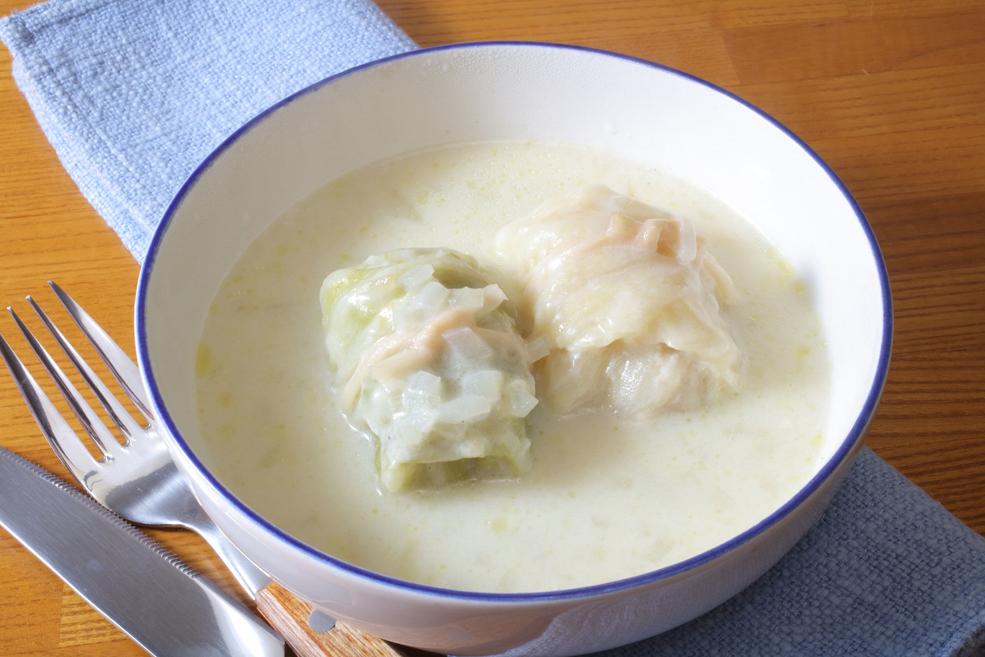 体が温まる休暇村の朝ごはん「ひとくちロールキャベツ小岩井ミルクシチュー仕立て」