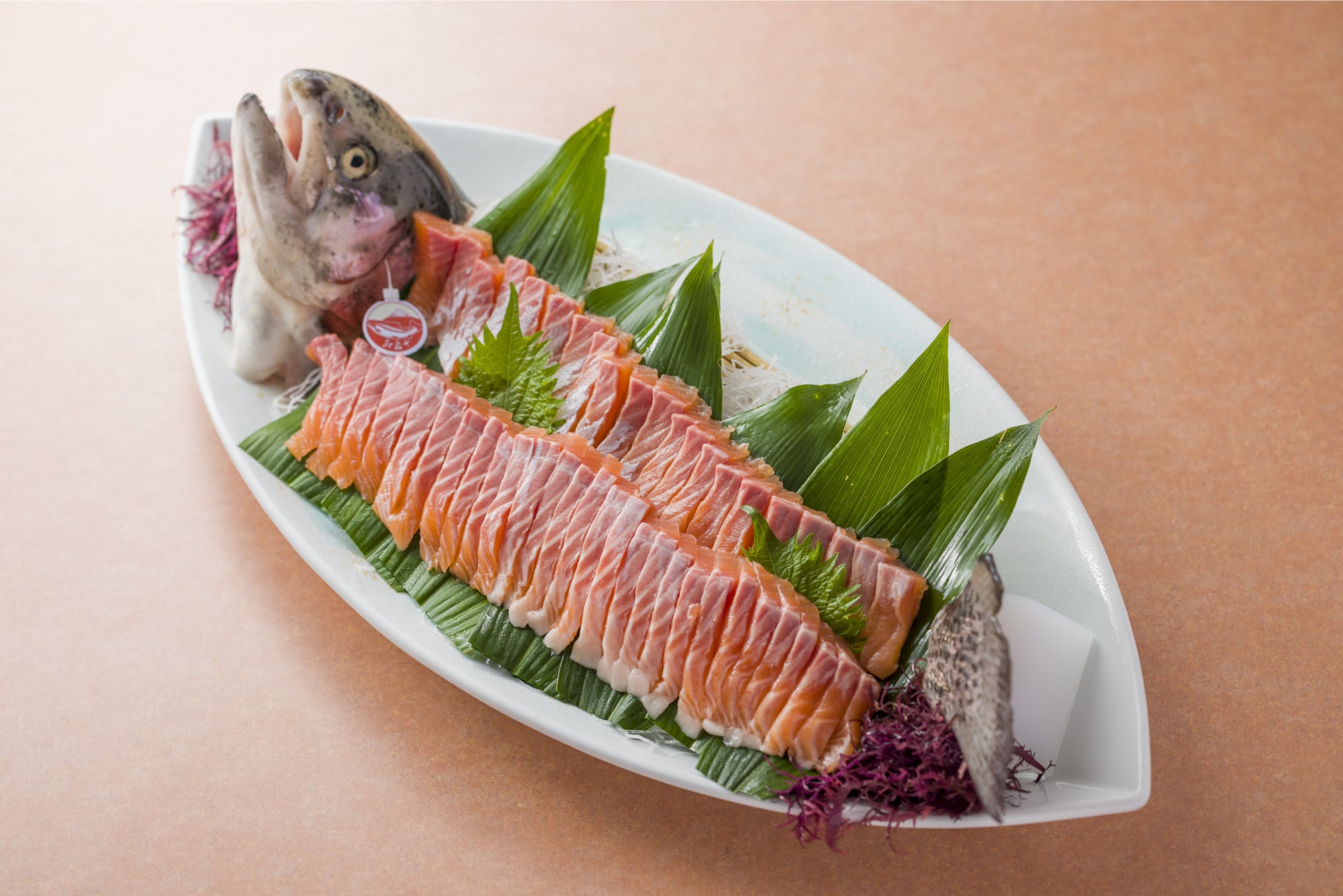 富士の湧水で育まれた2㎏以上の未成熟紅鱒「紅富士」