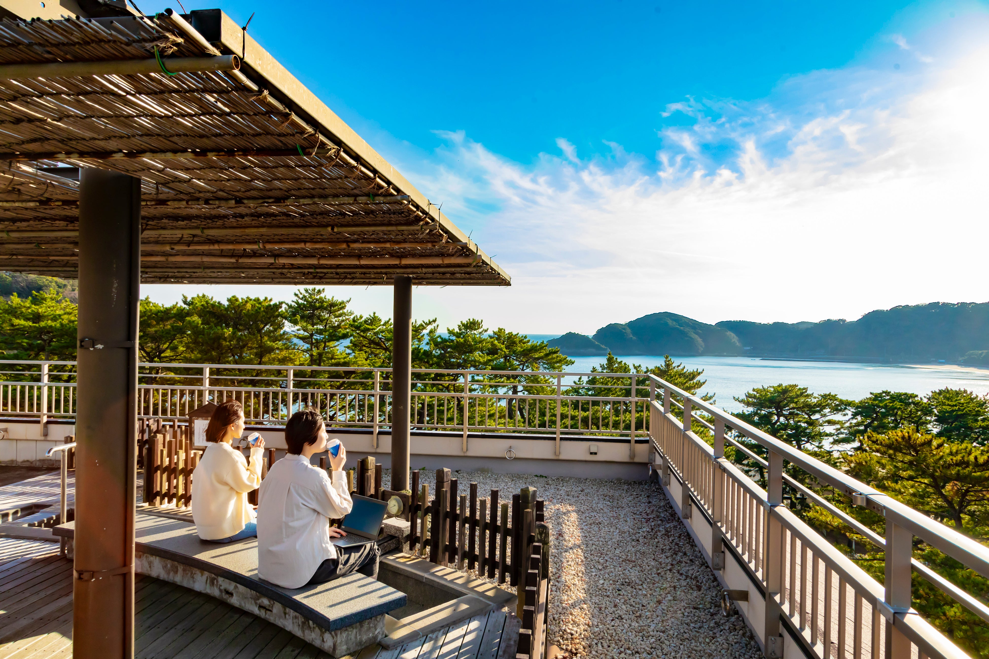 足湯から弓ヶ浜を眺める