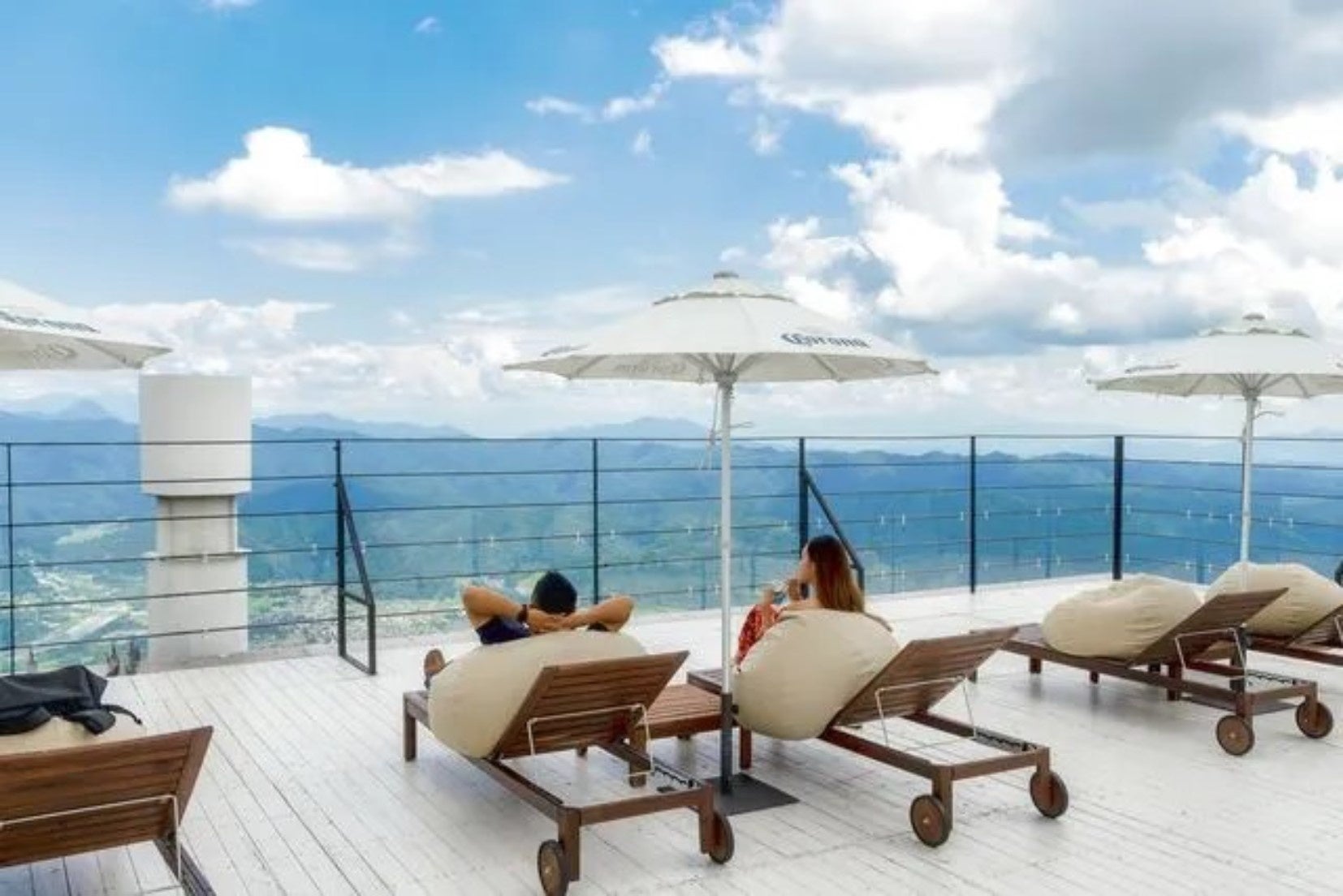 標高1400m、白馬八方尾根うさぎ平の山の上のビーチリゾート「白馬マウンテンビーチ 」