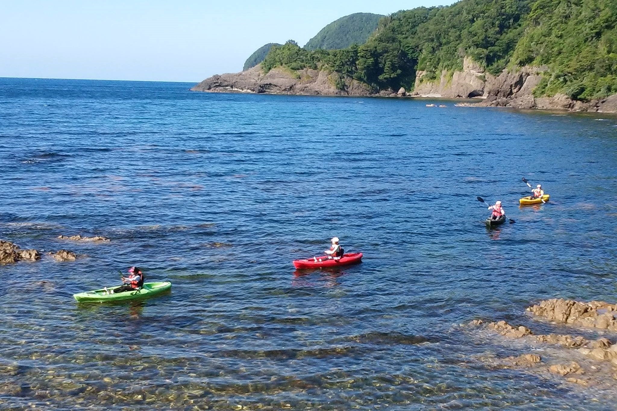 ジオスポットに恵まれた、遠浅で磯場もある穴場ビーチもあります