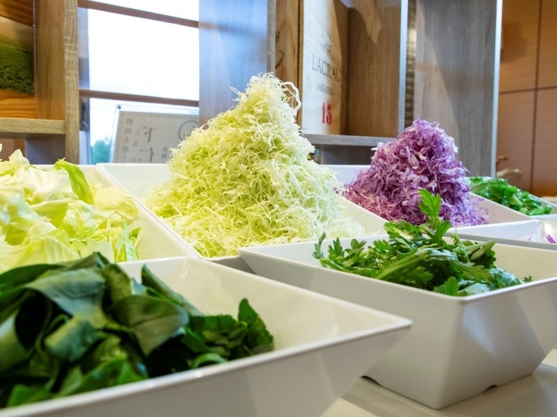 日本一の嬬恋高原キャベツを始め新鮮な高原野菜をご用意します