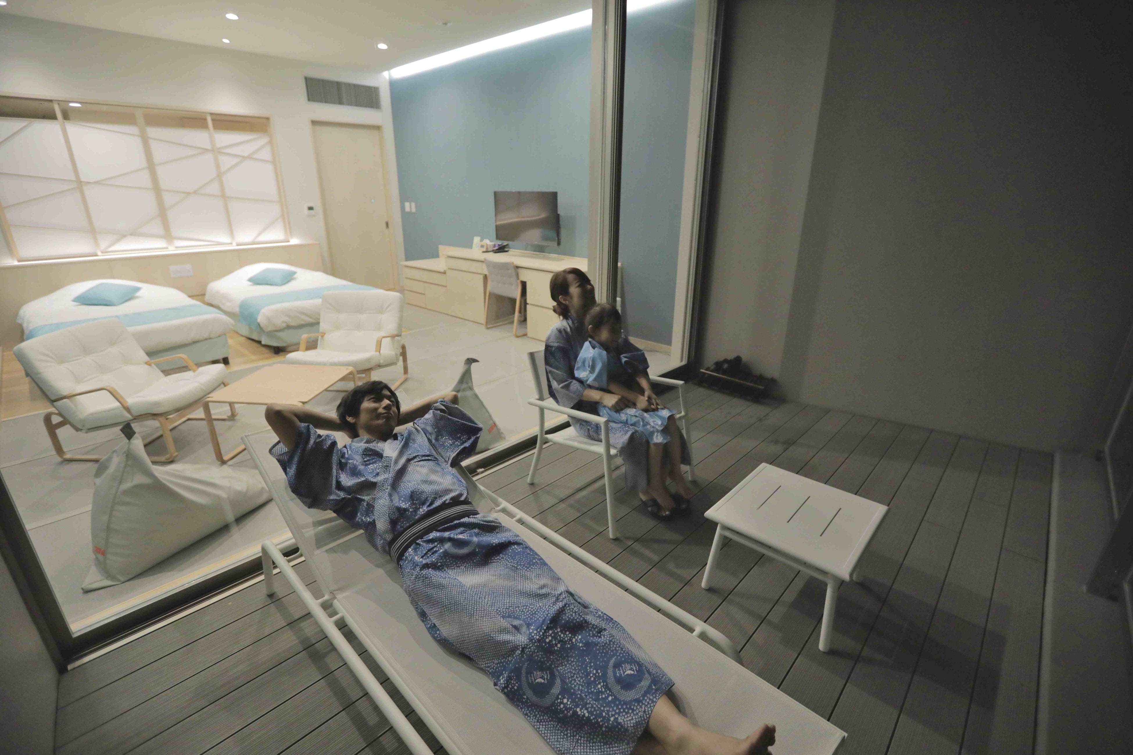 より満月が観易い開放的なベランダ付きのお部屋をご用意します