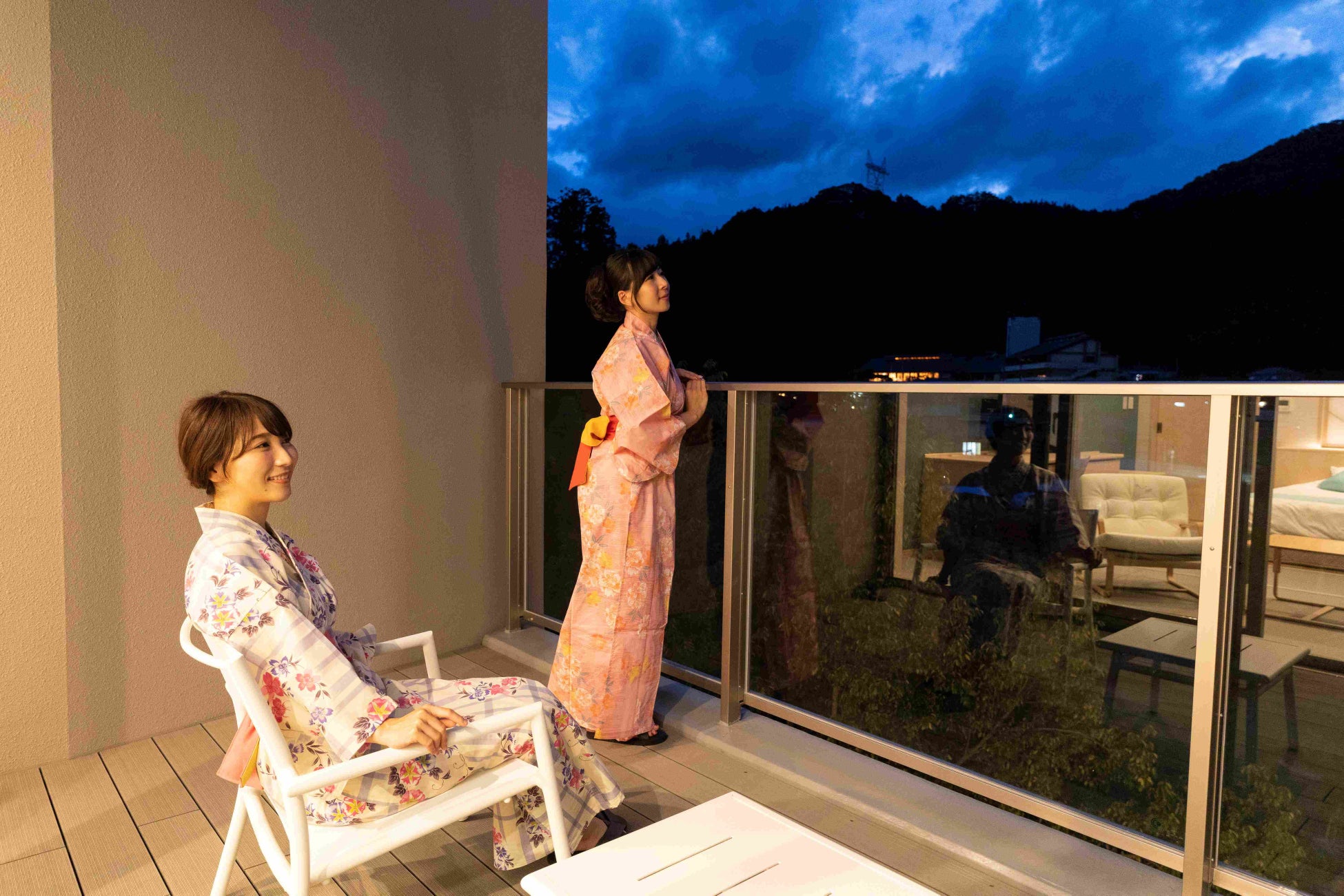 プライベートなバルコニーで夕涼み 穏やかな景色とゆっくり流れる時間が楽しめます