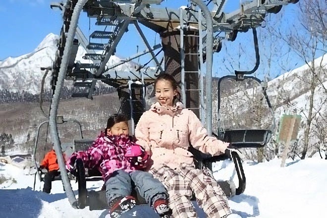 ペアリフトは全長200ｍ、最大斜度23度なので初心者にも安心です