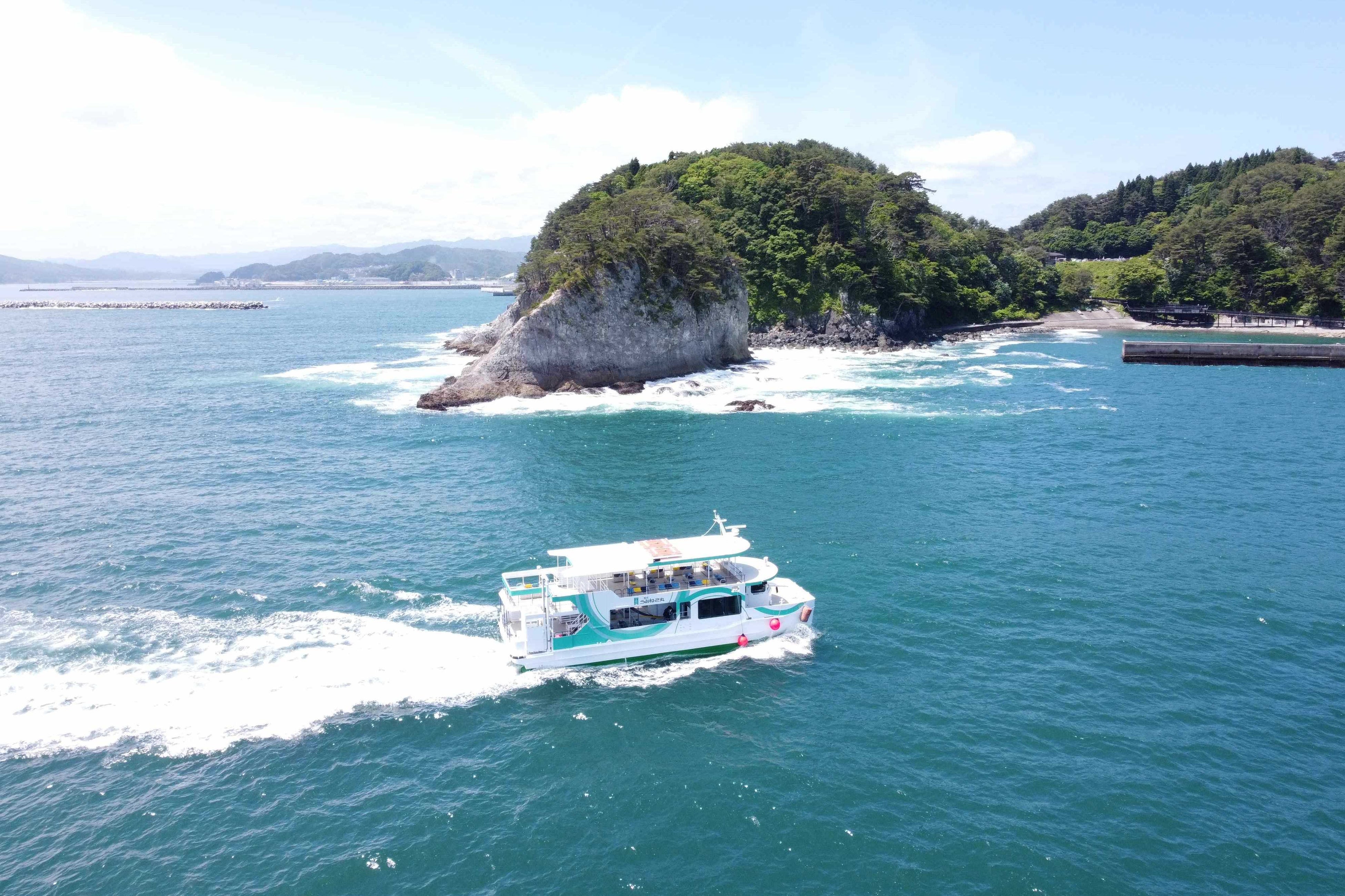 晴れの日が多く、空気が澄んで綺麗な日の出を見ることができる冬の三陸　 本州最東端の日の出クルーズをお楽しみください