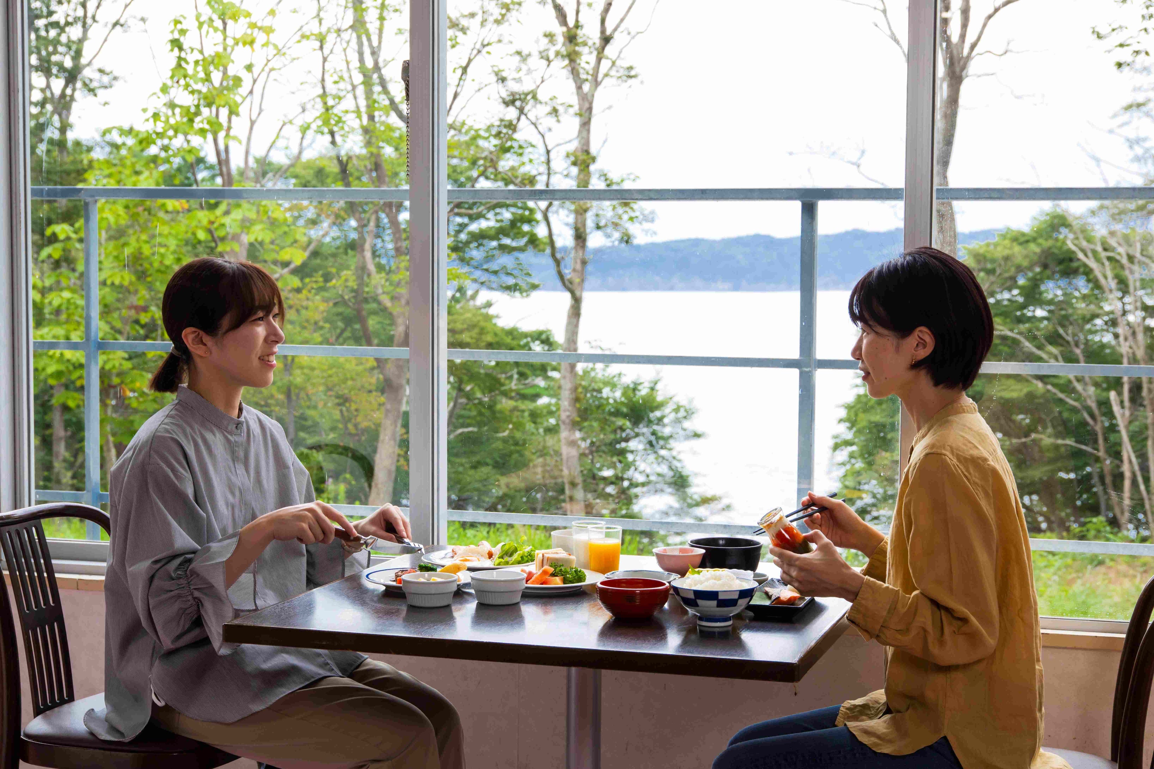 キラキラと光る海を臨みながら食べる朝食も絶品です