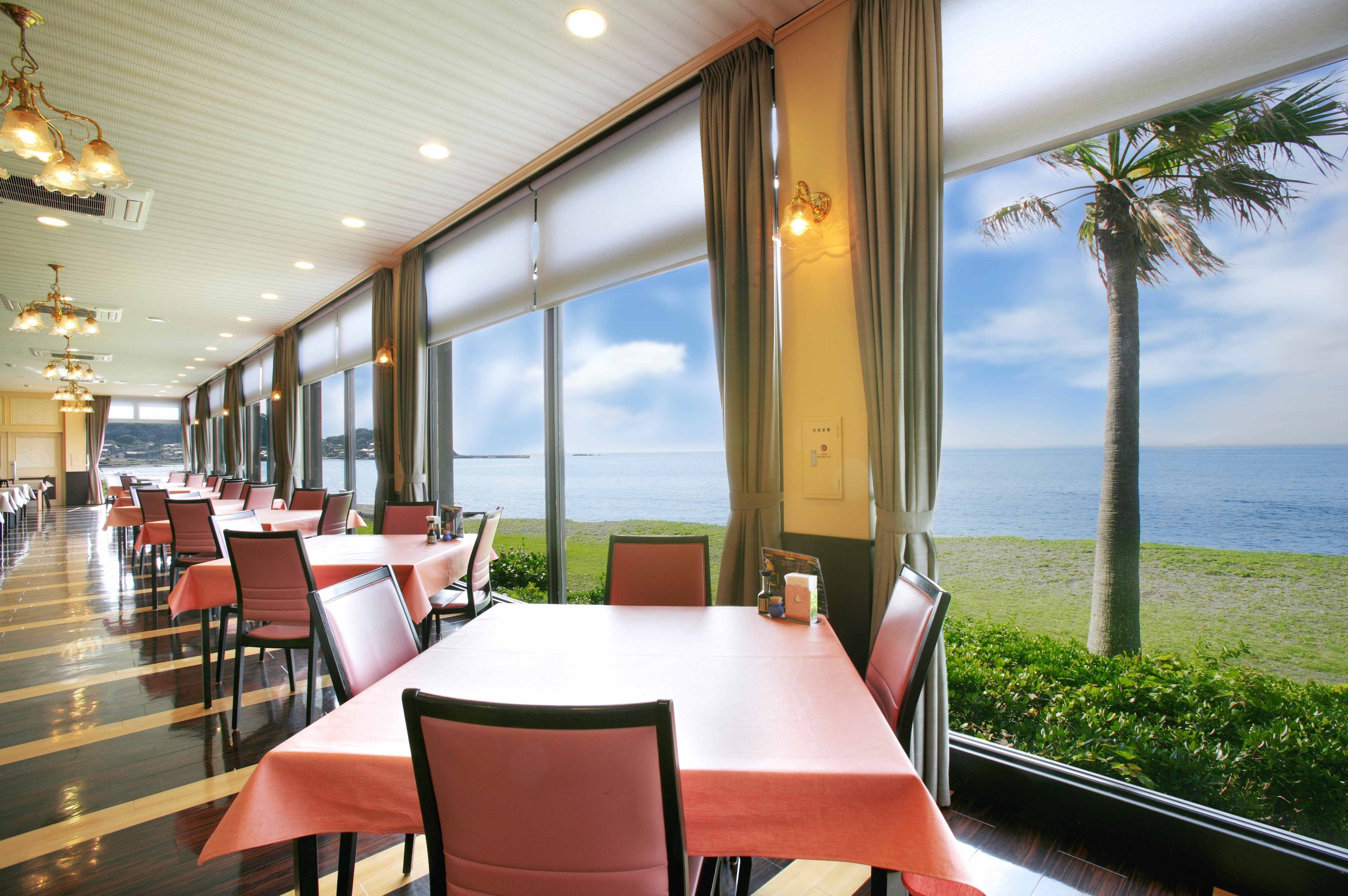 レストランは富士山も望むオーシャンビューの絶景ロケーション