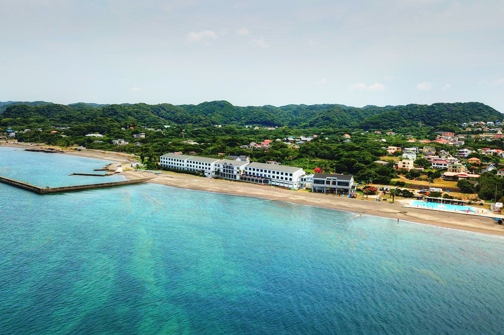都心から約２時間、目の前が海の全室オーシャンビューの南国リゾート