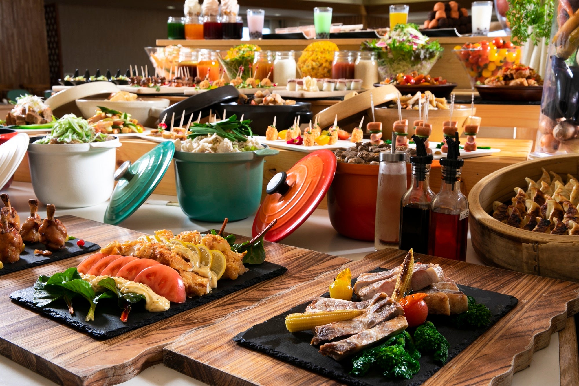 初夏の厳選素材を愉しむプレミアムビュッフェ