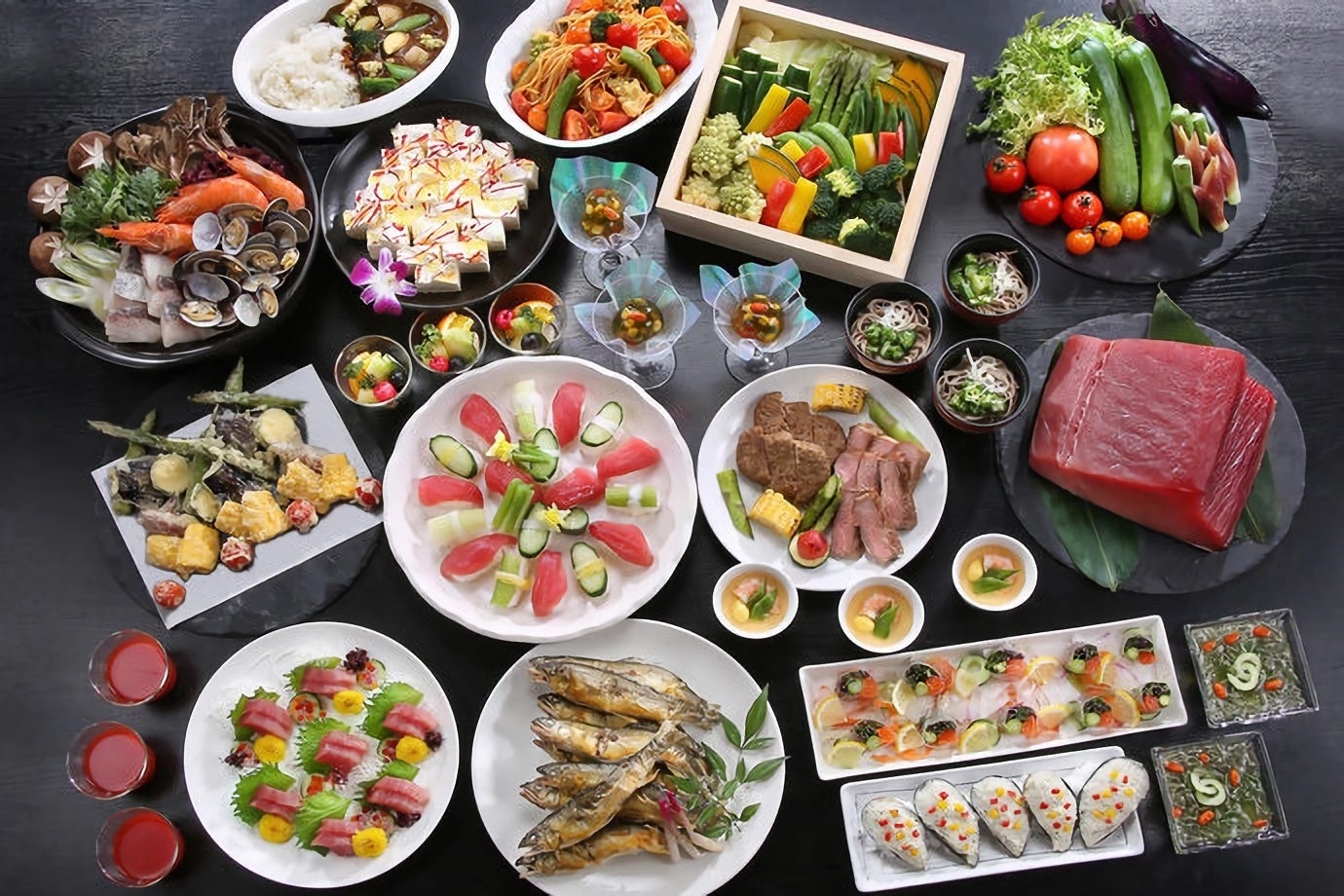 東北の夏野菜をテーマにしたビュッフェ 鮎の塩焼き、マグロと野菜の握り寿司なども並びます