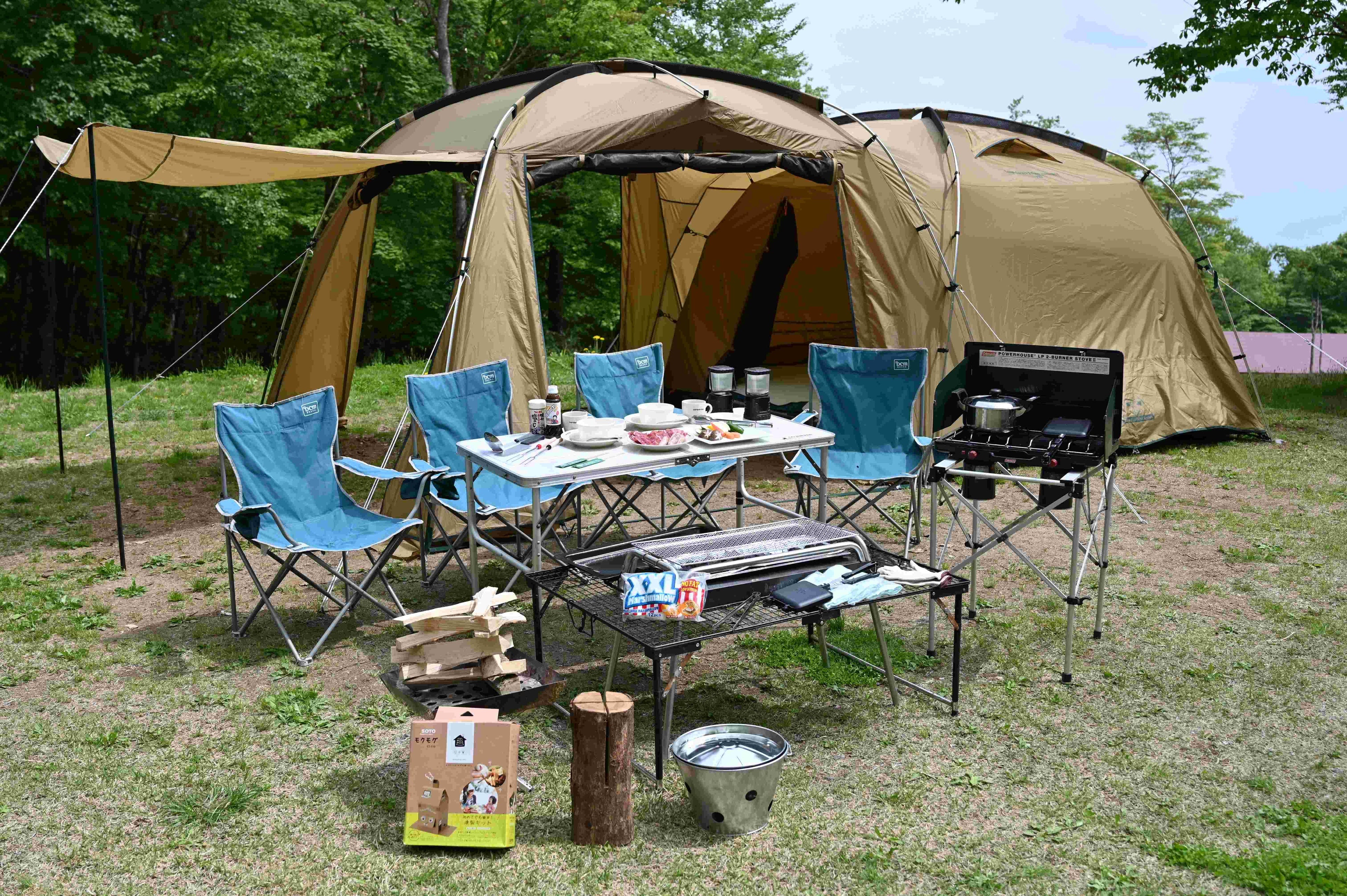 テント、寝袋、調理器具、イスやテーブル全てがセットされています（イメージ）