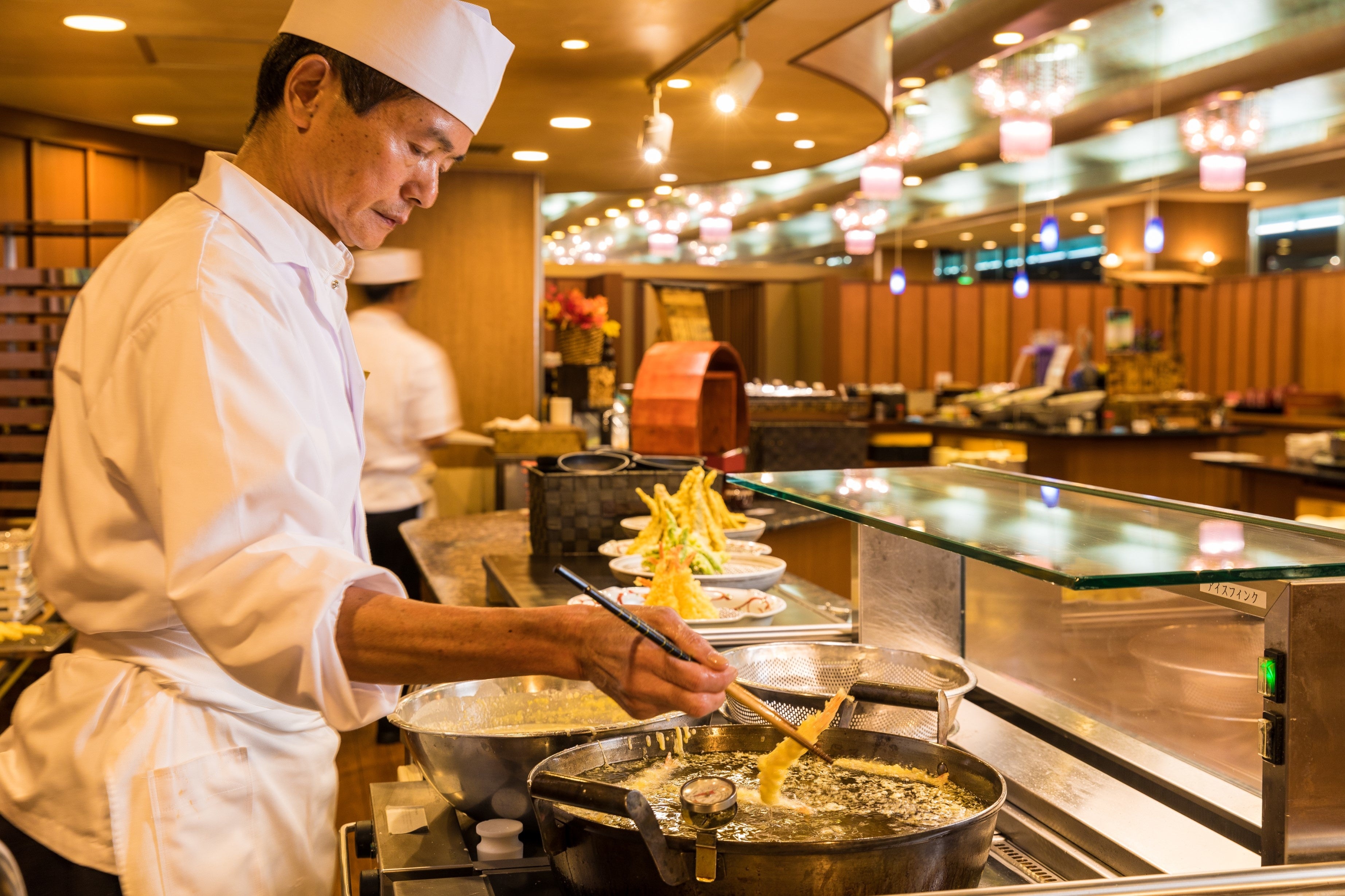 オープンキッチンの天婦羅