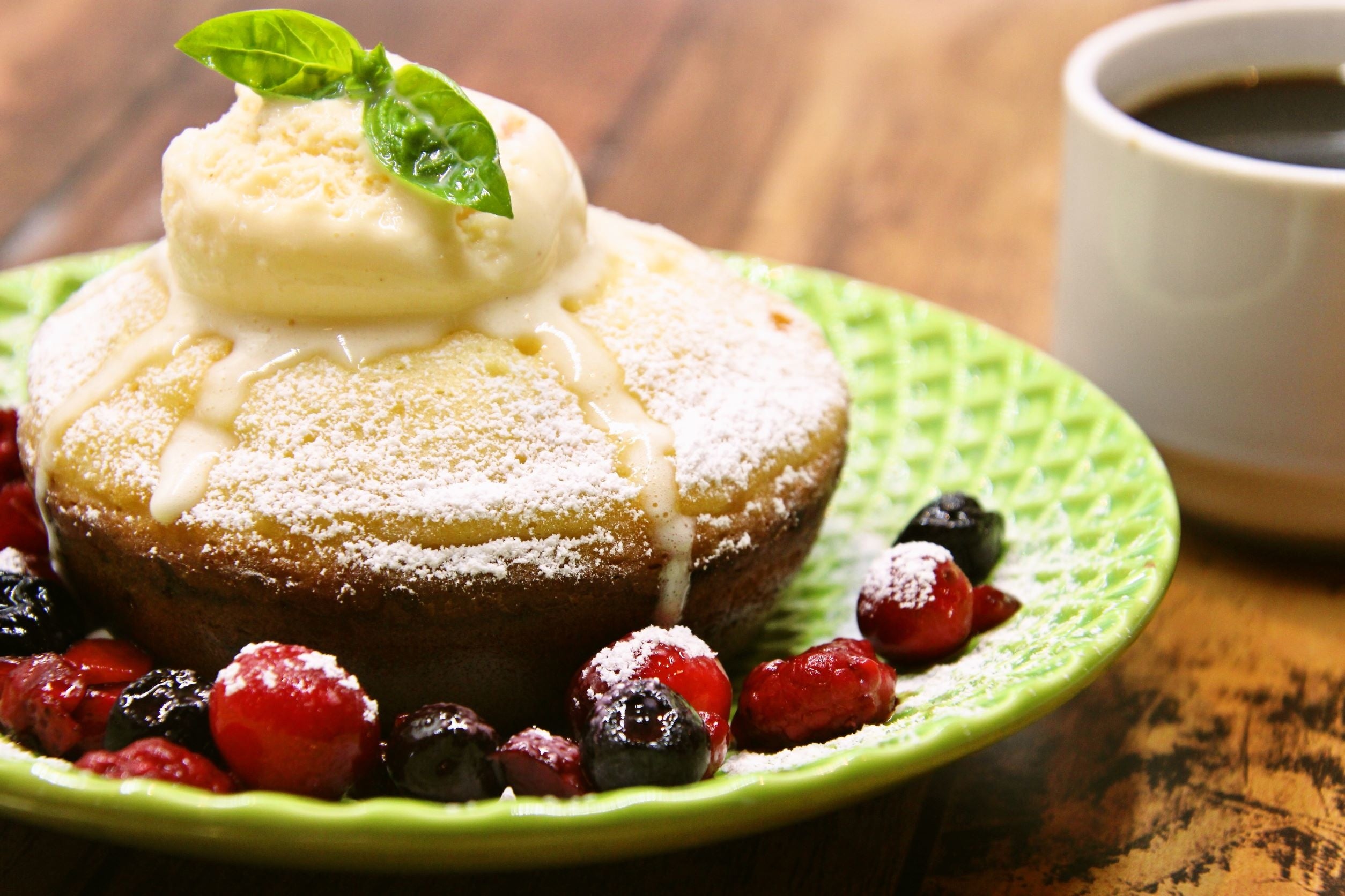 朝ごはんで人気の、鉄釜で焼き上げたふわふわパンケーキ