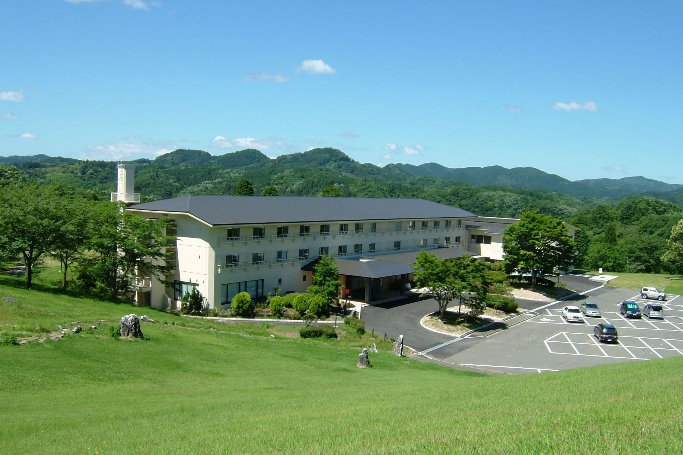 自然豊かな高原に建つ休暇村帝釈峡