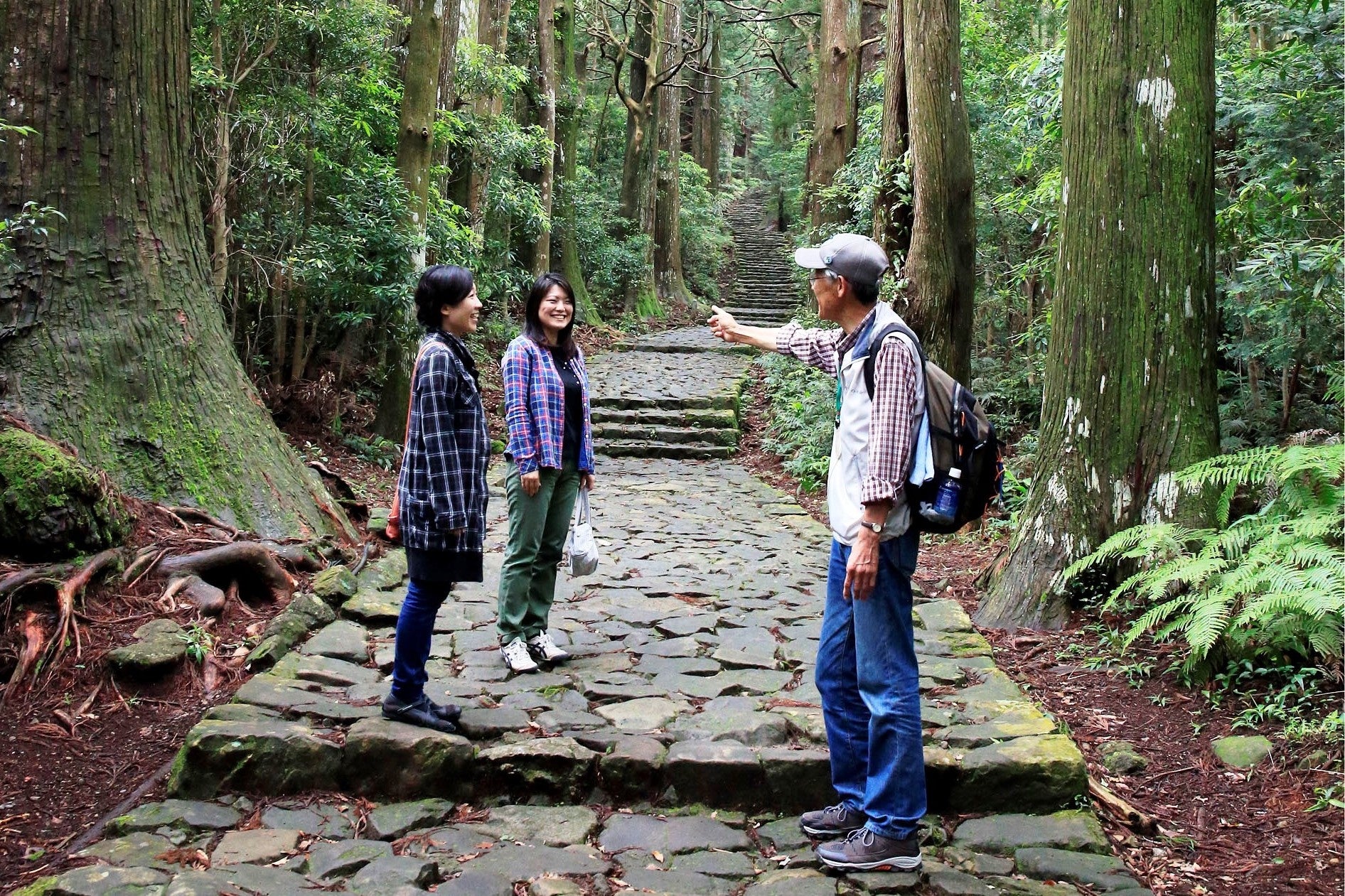 知的好奇心をくすぐる語り部ガイドの丁寧な解説