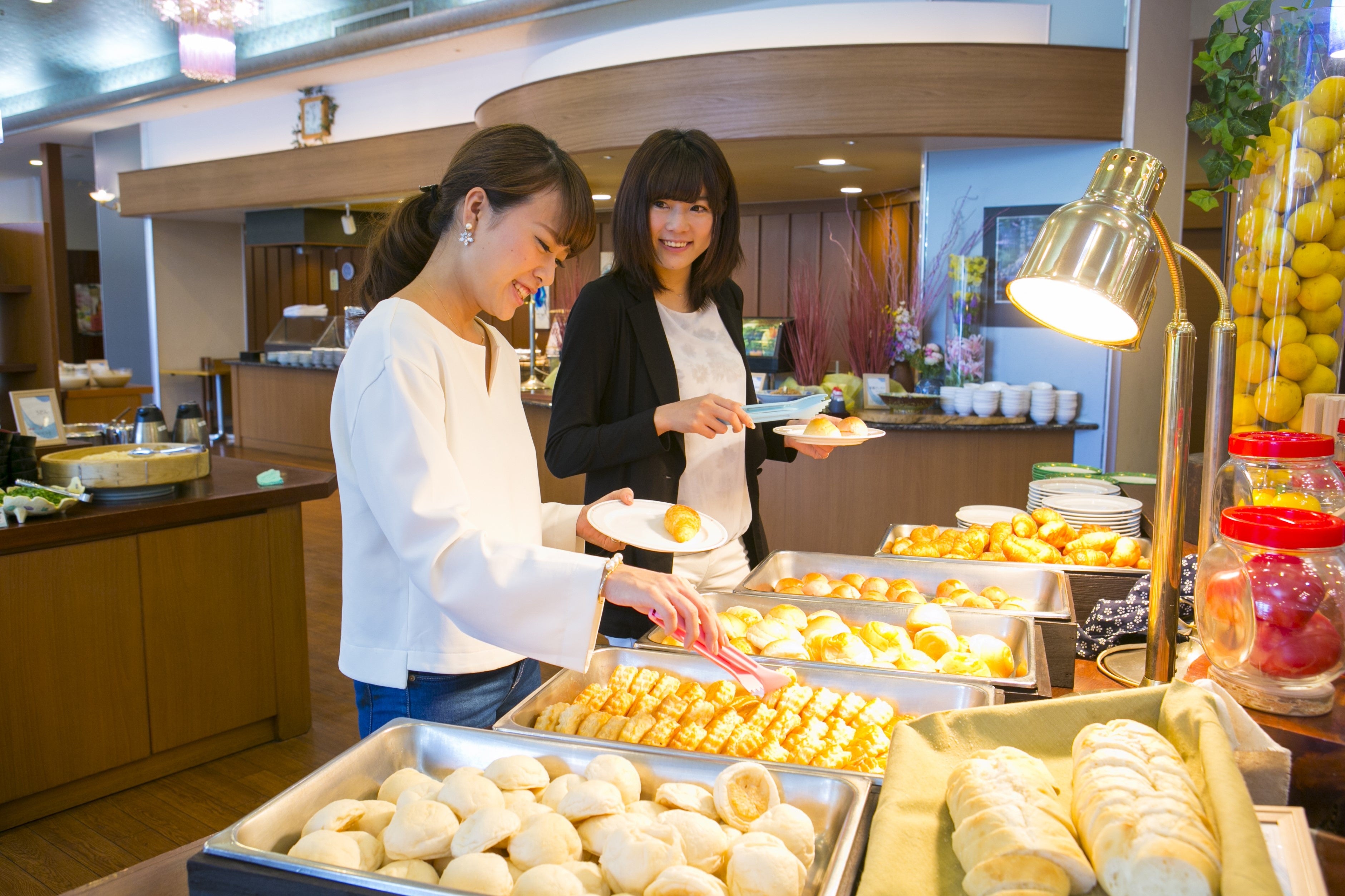 【朝食ビュッフェ】焼きたてパン