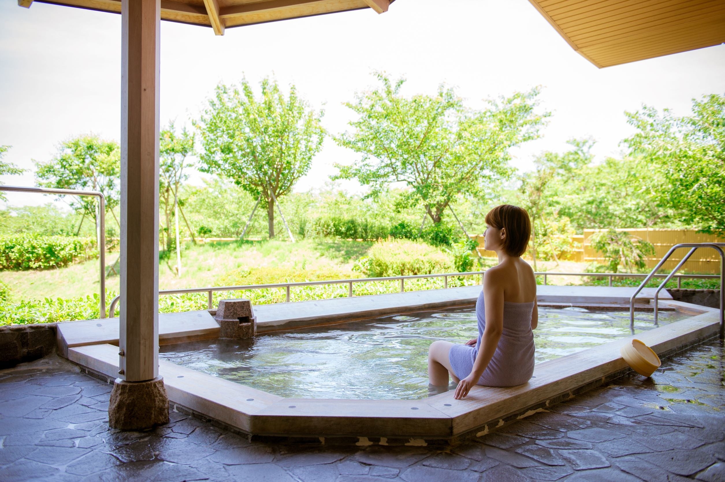 海風に心身ともに癒される庭園露天風呂でゆっくり温泉をご堪能下さい
