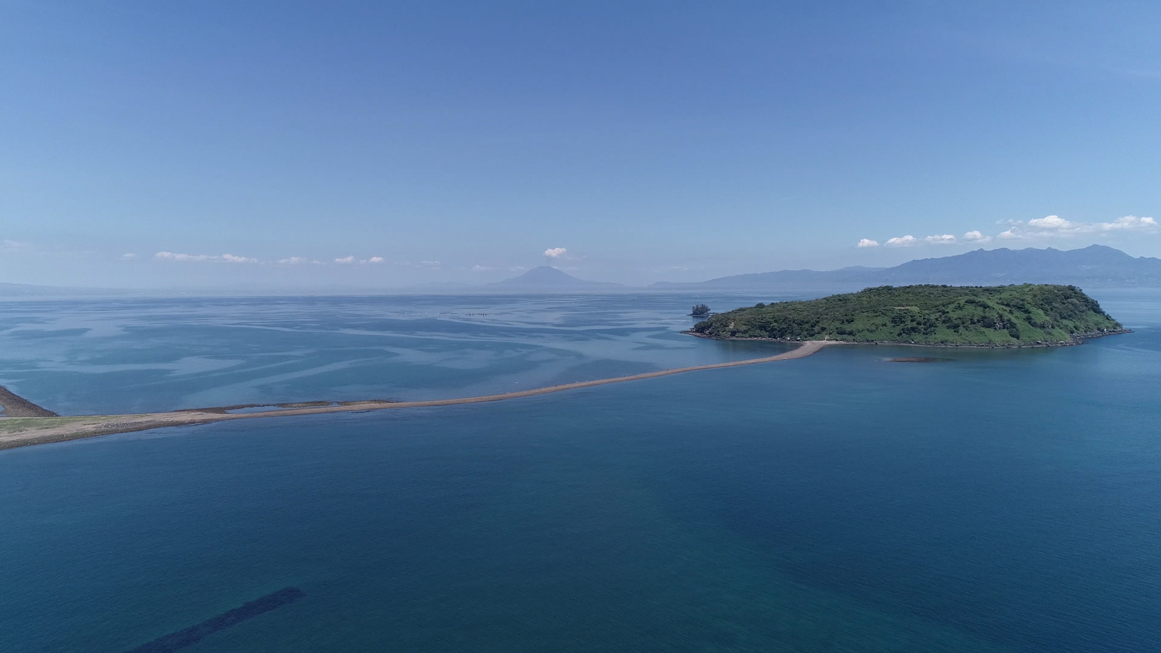 知林ヶ島へと続く砂の道「ちりりんロード」