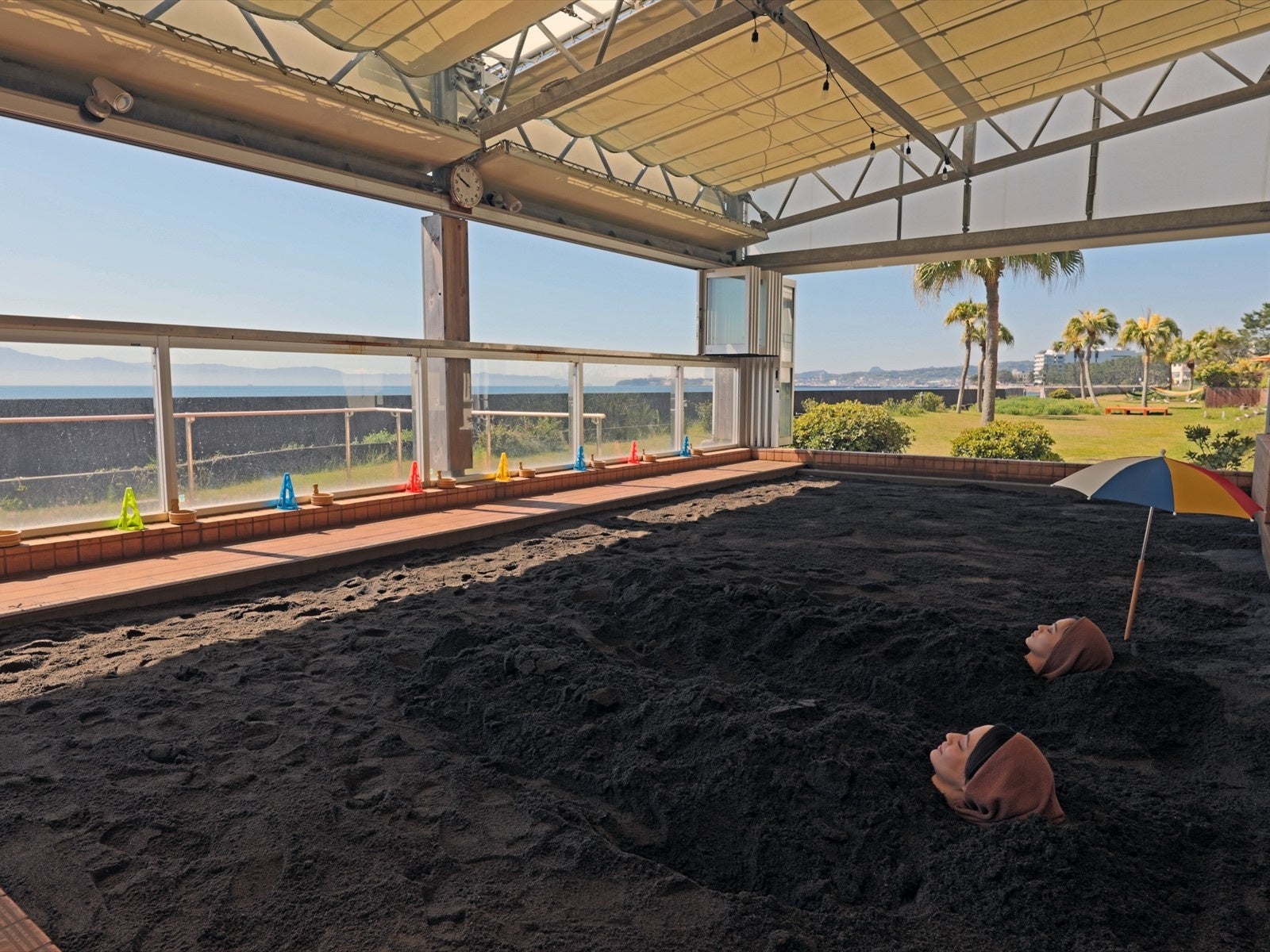 休暇村の砂むし温泉は全天候型