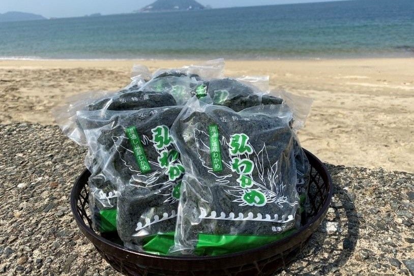 弘わかめは例年３月上から中旬に販売を開始します　どの販売店でも次々と売れていく人気商品です