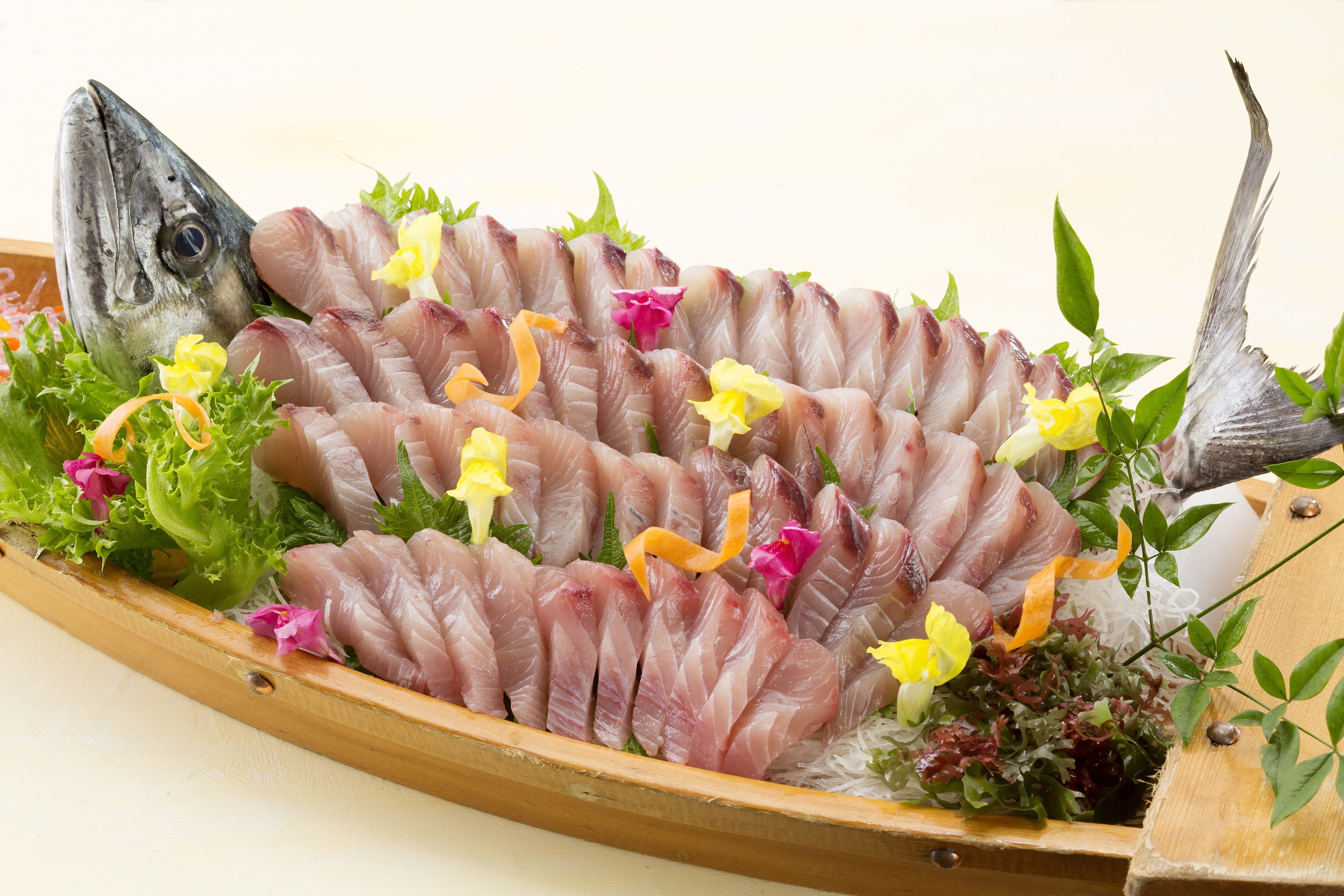 鰆をお刺身で食べられるのは、産地ならでは