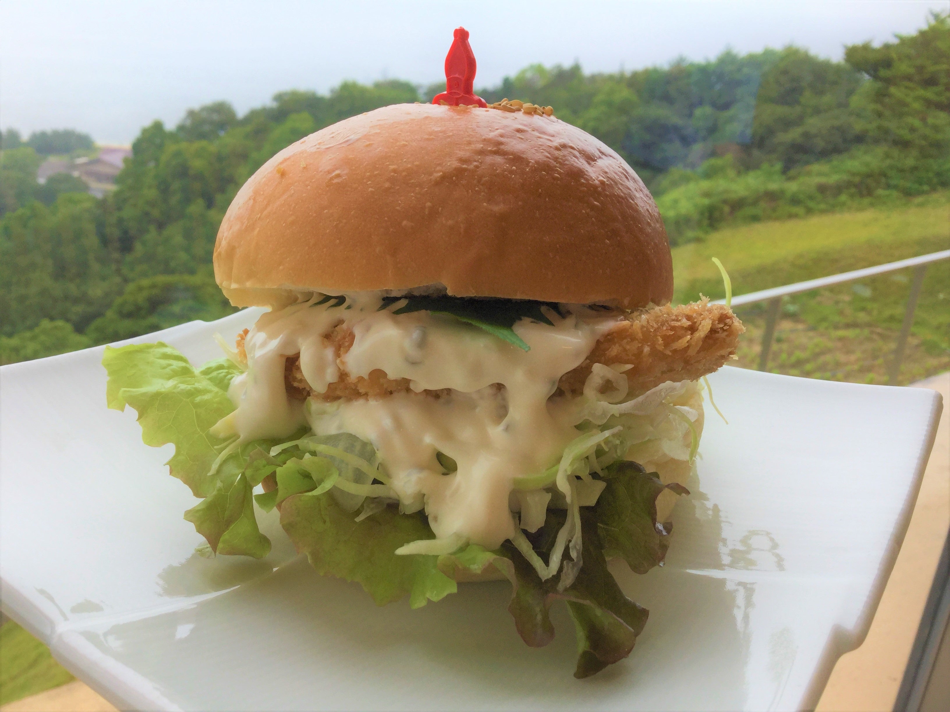 鯛カツバーガー（660円）