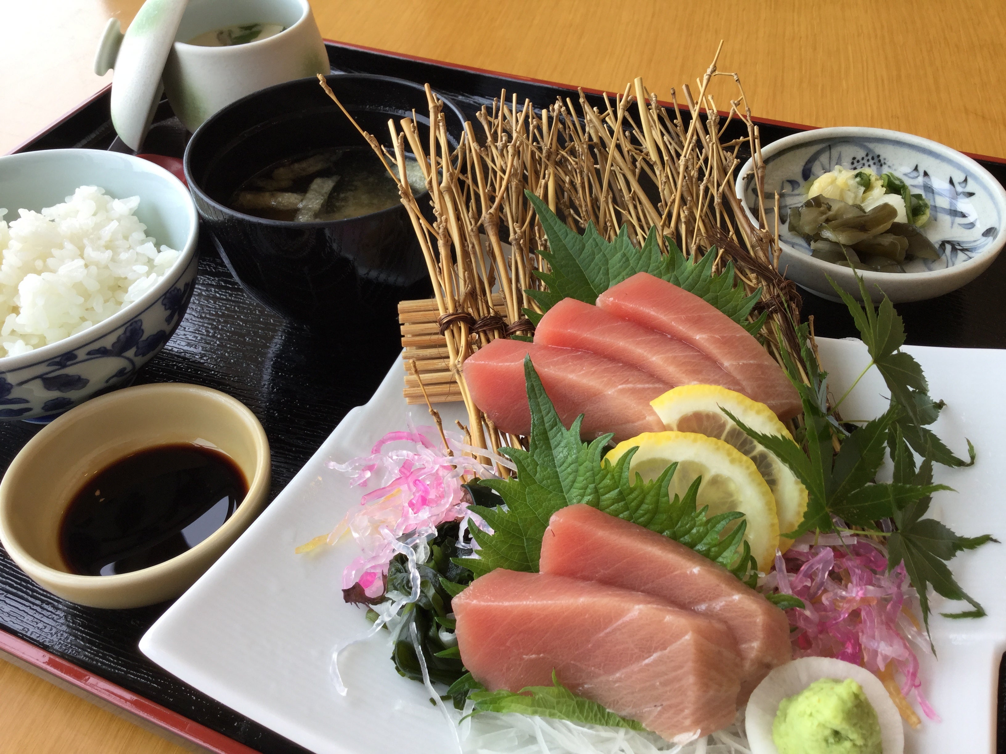 だてまぐろ刺身定食（2,000円）