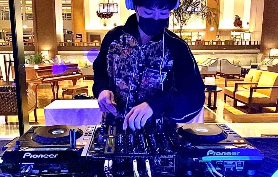 人気DJによる「ととのいBGM」生演出