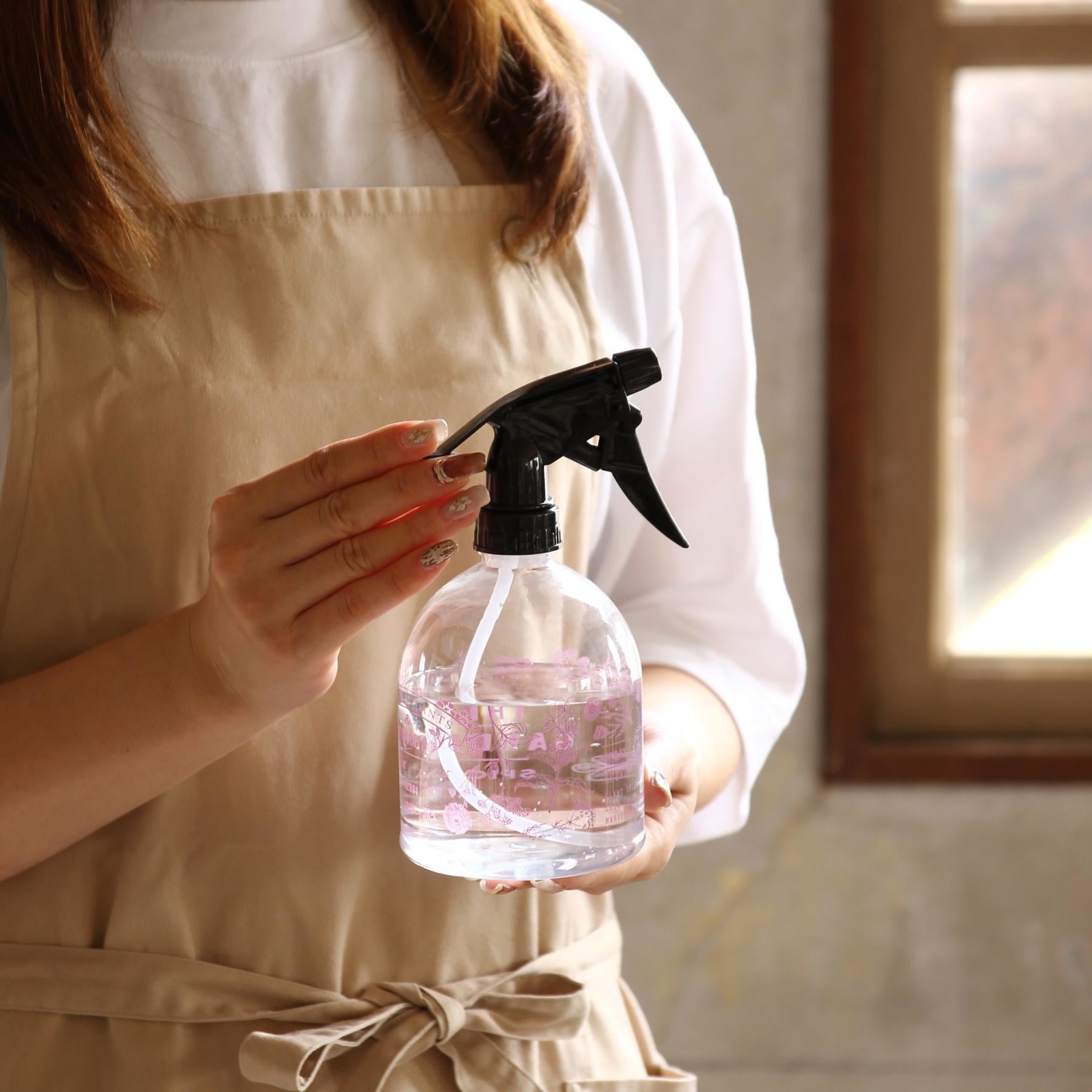 365日 花と緑のある丁寧な暮らしに 毎日の水やりが楽しくなる花図鑑のようなアンティーク柄の霧吹き スプレーボトル 全4種発売 株式会社スパイスのプレスリリース