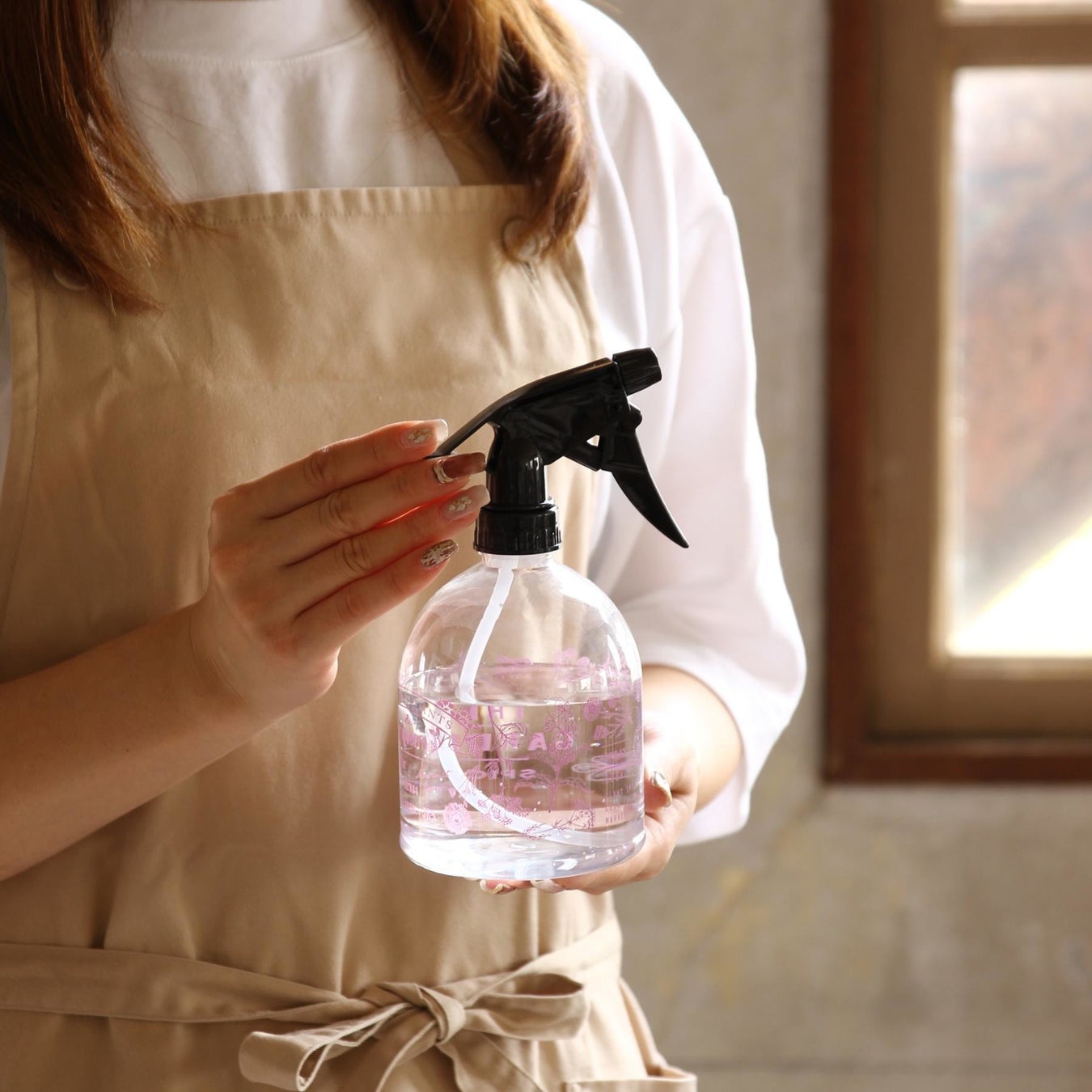 365日 花と緑のある丁寧な暮らしに 毎日の水やりが楽しくなる花図鑑のようなアンティーク柄の霧吹き スプレーボトル 全4種発売 株式会社スパイスのプレスリリース 365日 花と緑のある丁寧な暮らしに 毎日の水やりが楽しくなる花図鑑のようなアンティーク柄の霧吹き スプレーボトル 全4種発売 株式会社スパイスのプレスリリース