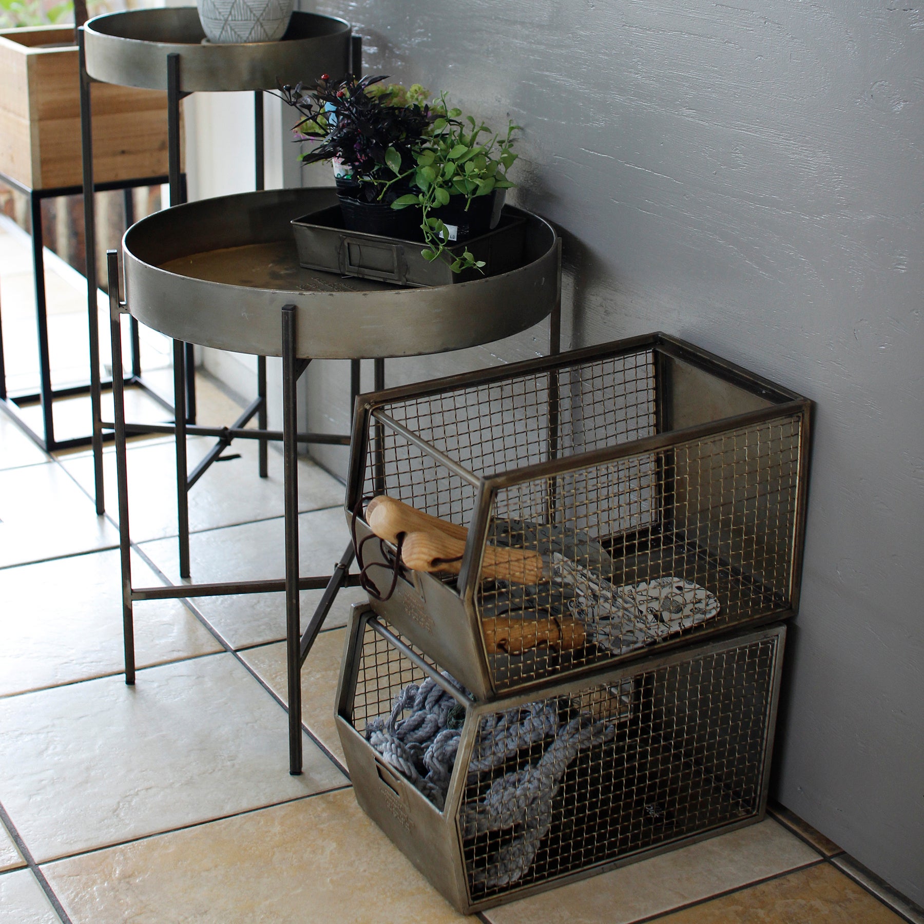 インダストリアルインテリアに好評。ただ無骨なだけじゃない！実用性を