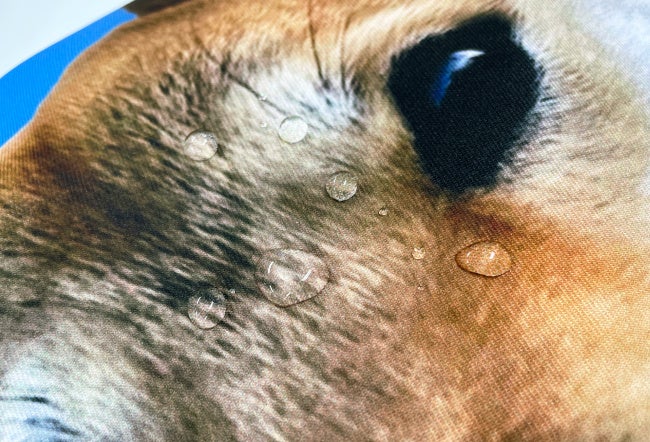 水を弾く撥水素材で汚れにくい