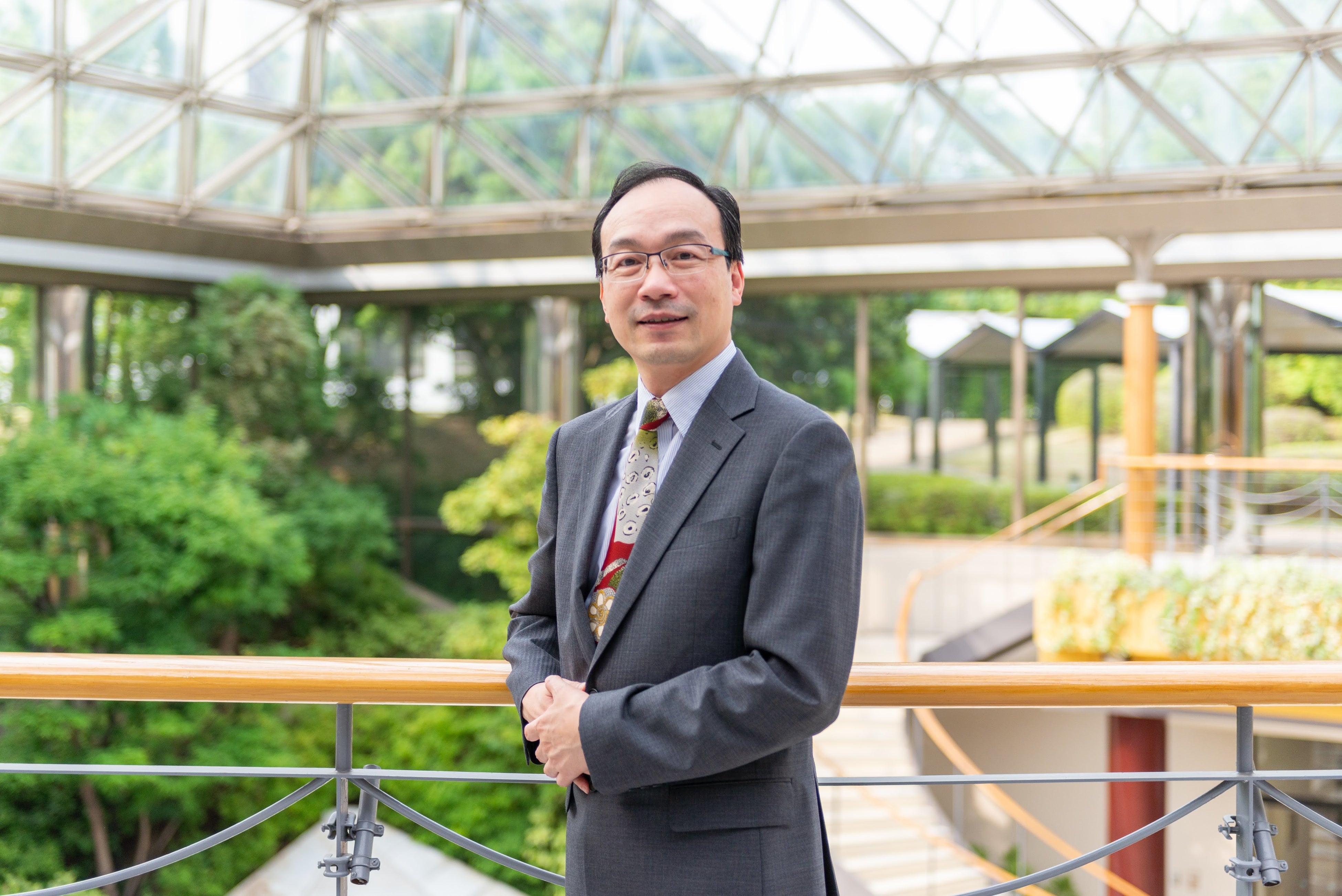 ルイ・ウォン教授