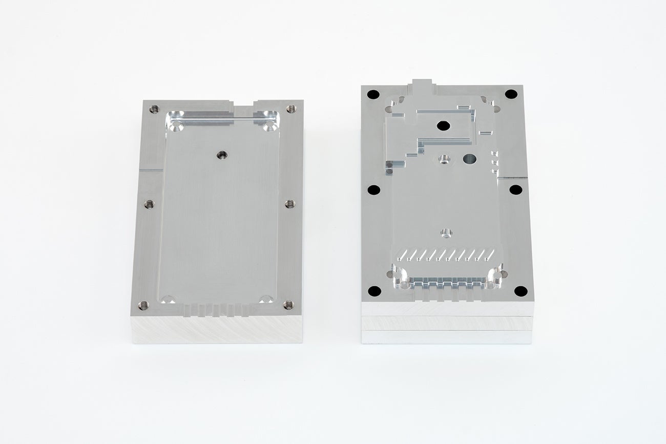 製作事例：充電器ケース