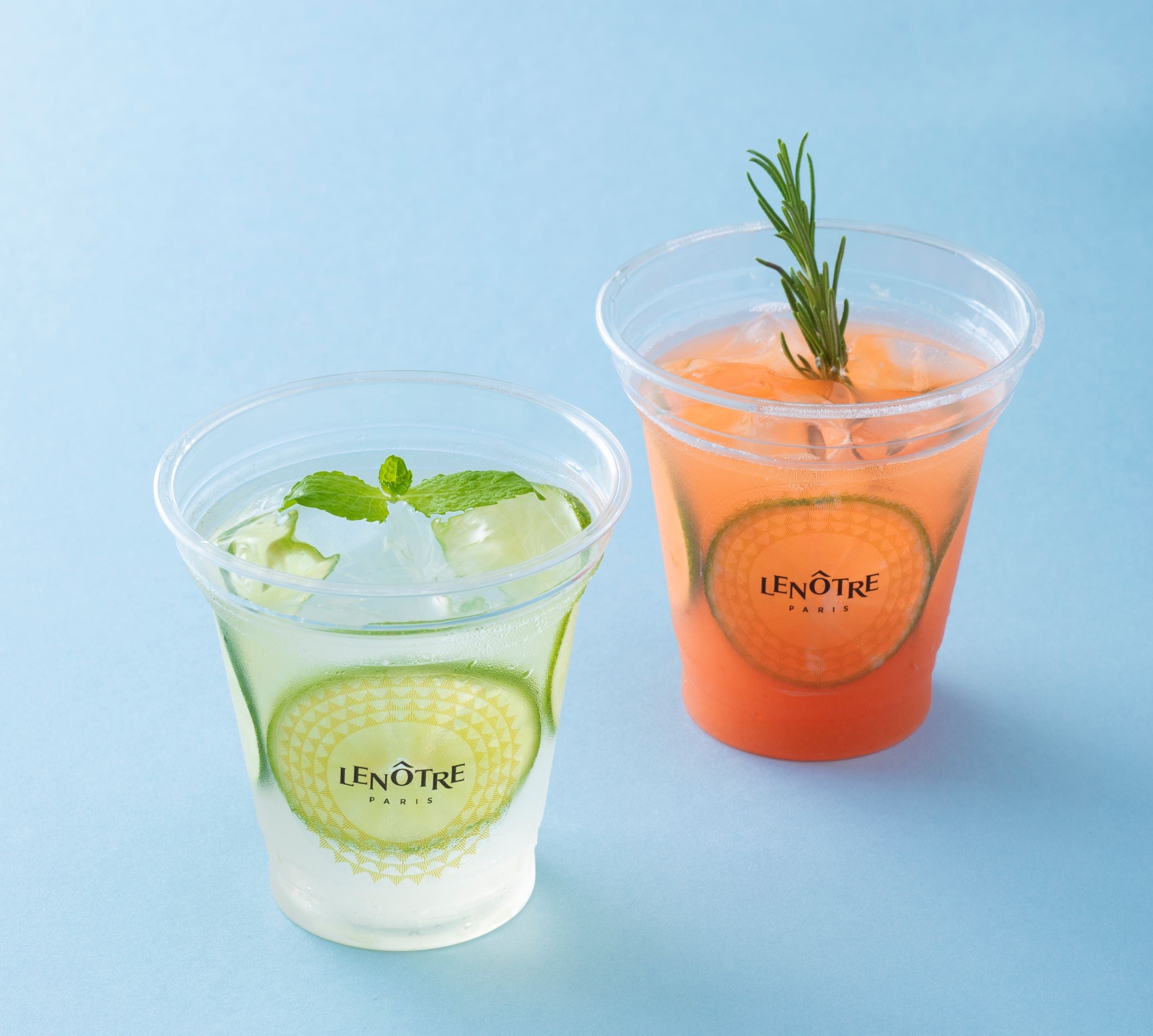 クラシカルなレモネードと、季節のノンアルコールカクテルのモクテル。フローズンにもできる