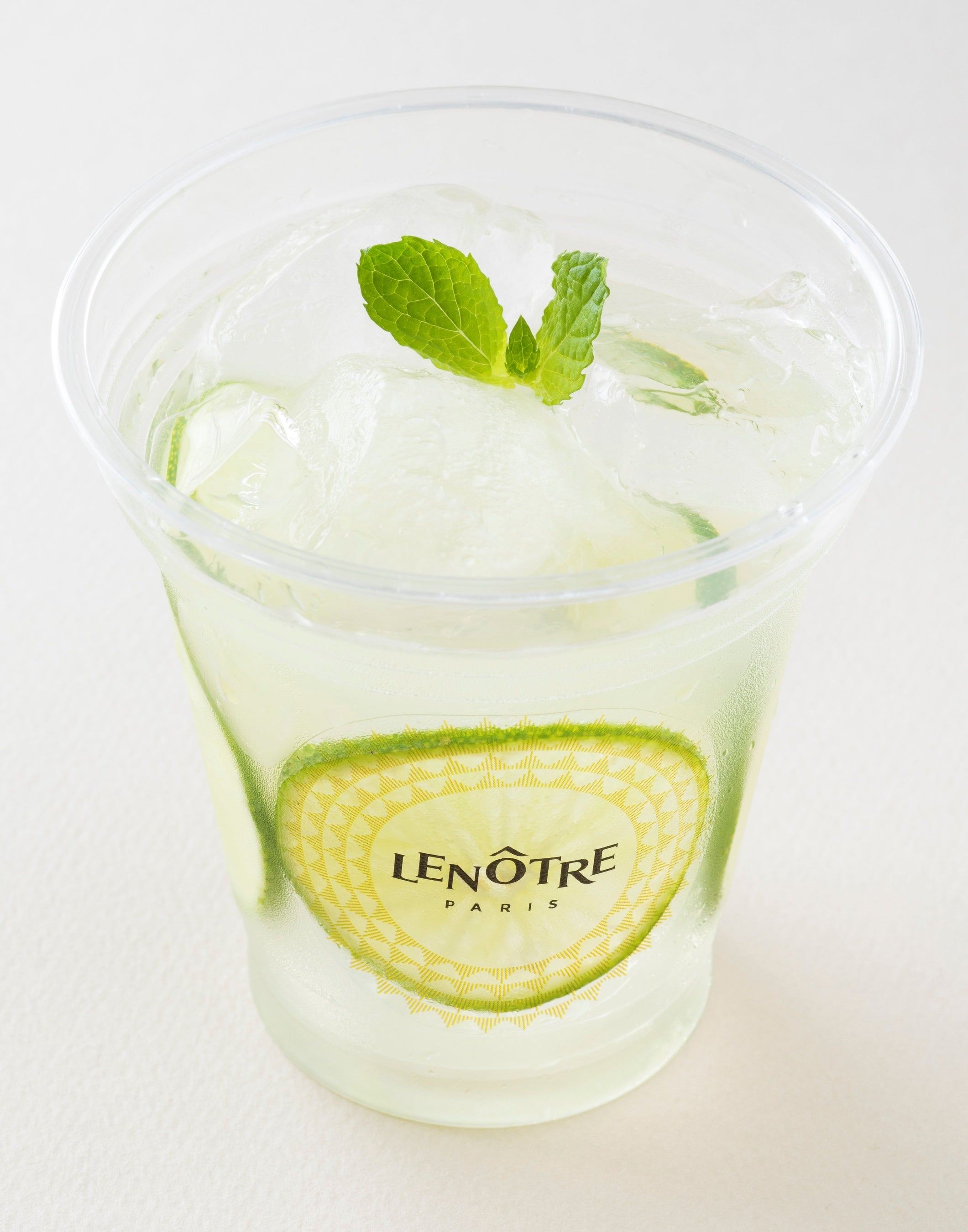 レモネード　テイクアウト810円／イートイン825円