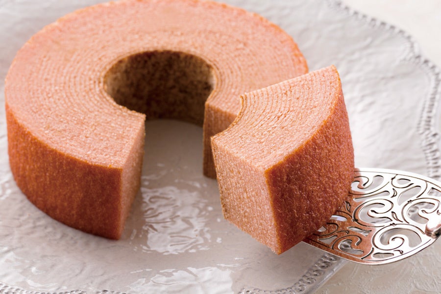 「さくらバウムクーヘン」（直径14㎝・高さ4㎝）税込1,566円