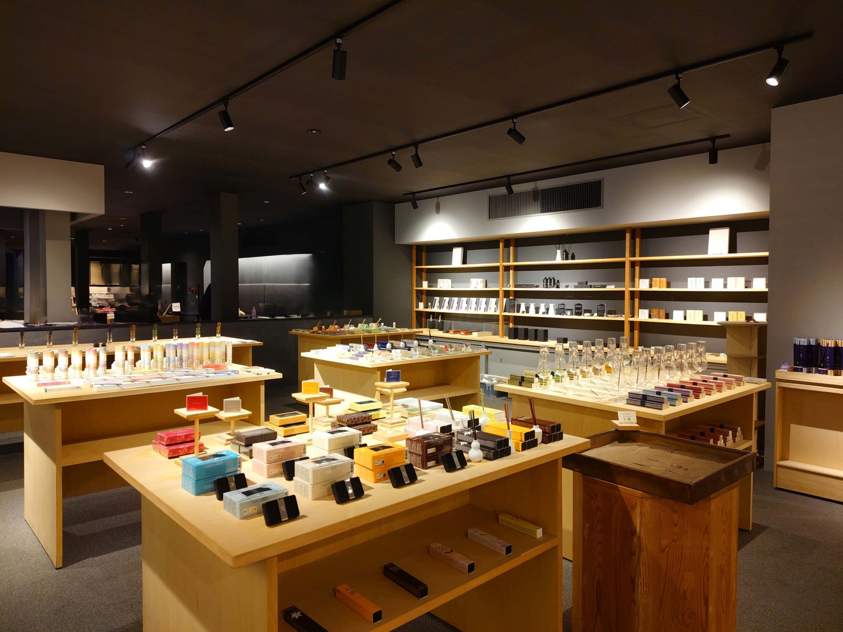 【フォーシーズンズホテル京都】 開業10周年を記念し、華やかなレストランメニューをご提供中