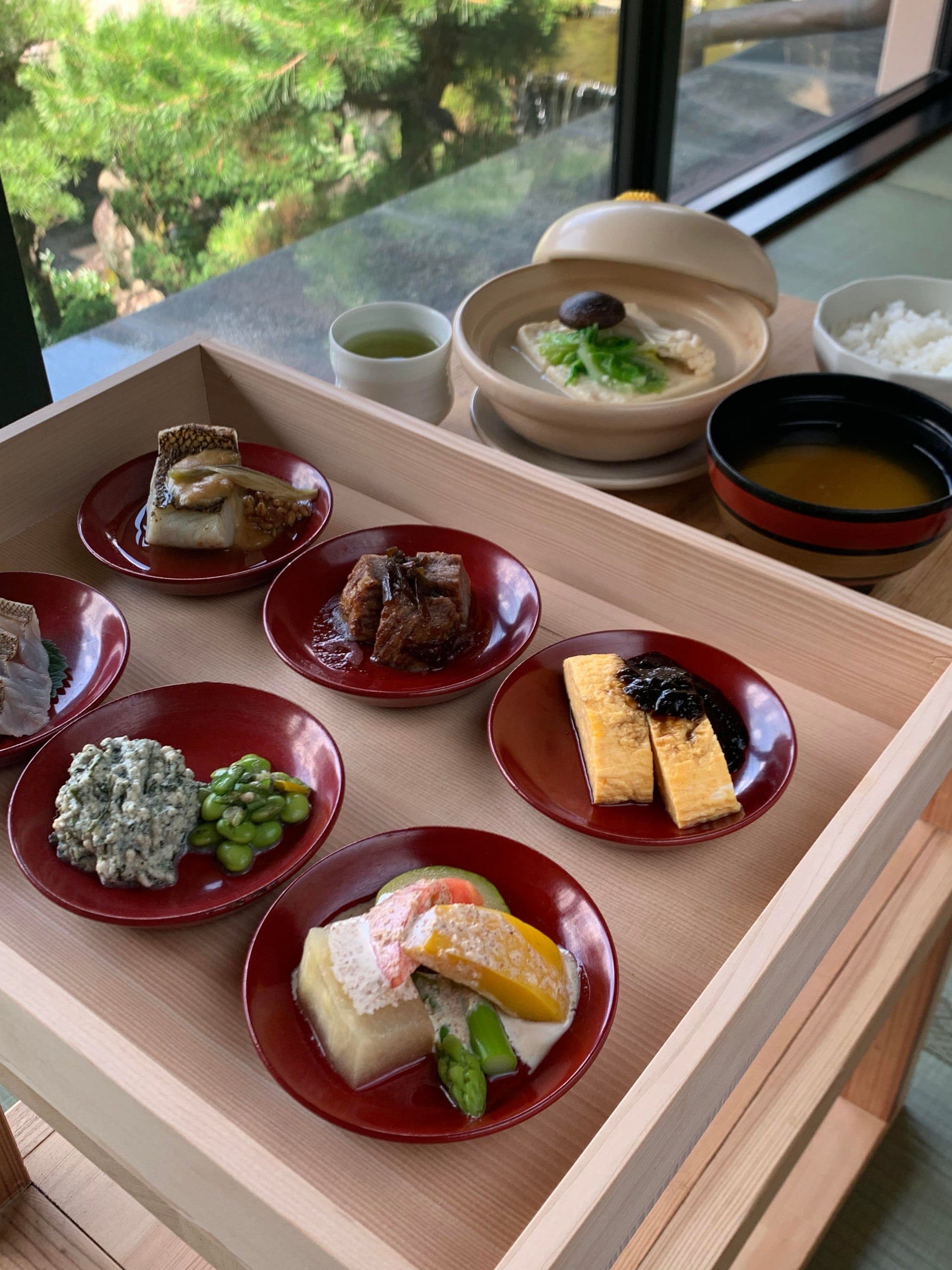 お茶と温泉湯豆腐ランチ