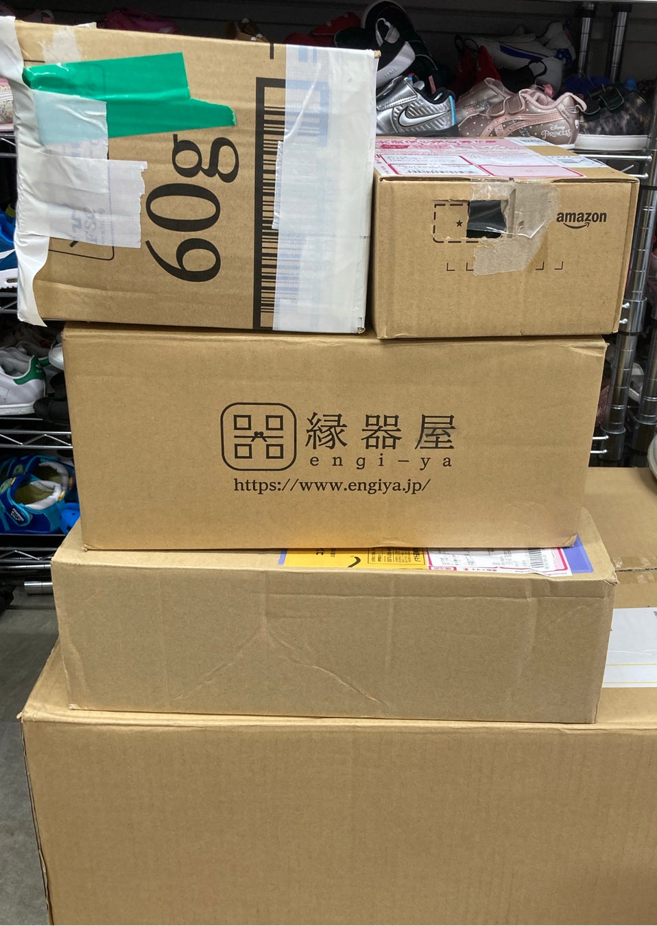 子供靴のサブスク「Kutoon」がサイズが変わって着なくなった子供服と 子供靴のサブスク「Kutoon」がサイズが変わって着なくなった子供服と