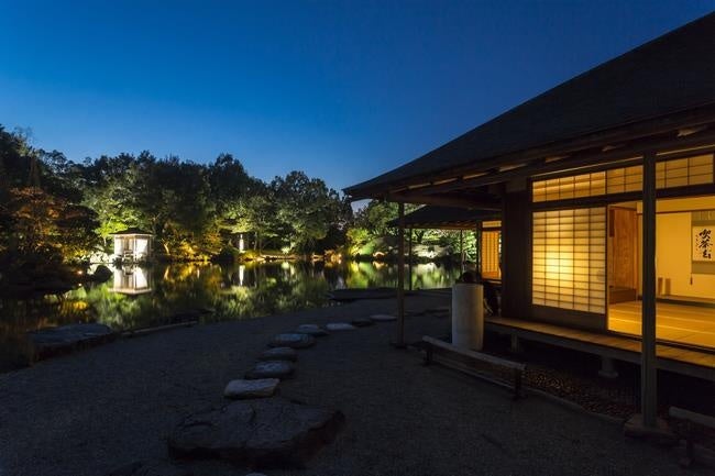 【福井県福井市】旧福井藩主松平家別邸・国名勝「養浩館庭園」で11月限定の秋のライトアップを開催。開催期間に合わせたイベントやお土産品の販売も!