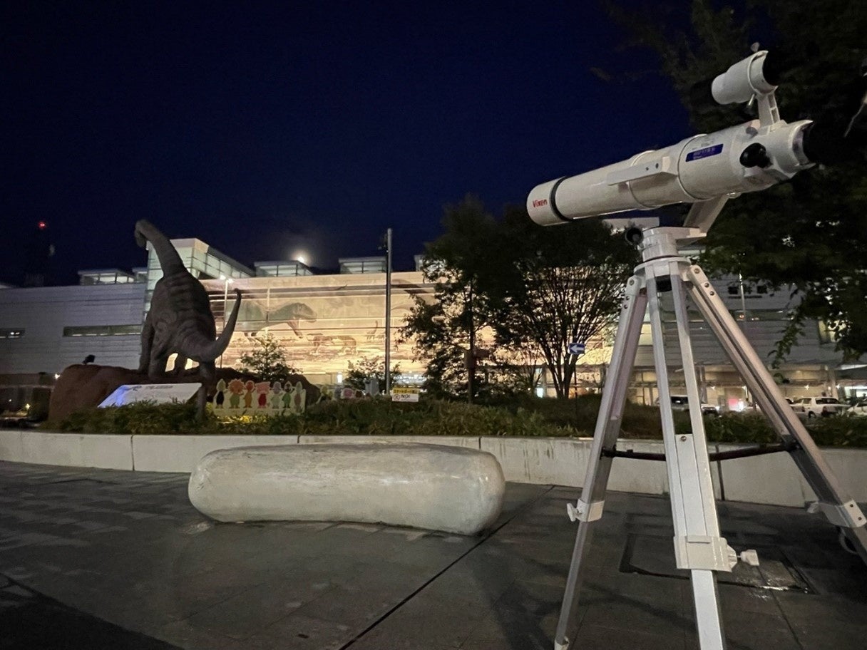 【福井県福井市】今年最大の満月「スーパームーン」、環が見えなくなる珍しい「土星」の観望会-11/5(水)福井駅西口恐竜広場で開催!