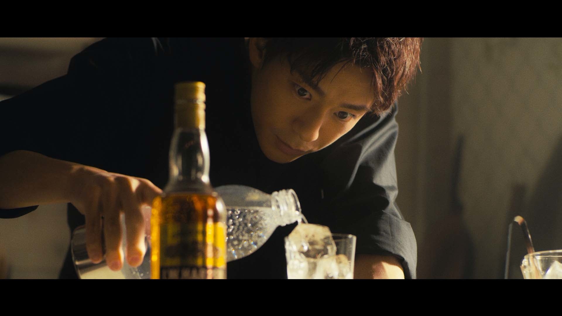 三浦翔平さんがカクテルを作っていく過程を追いかけたレシピ動画 I W Harper Webムービー ハーパージュレップ試さない 篇 ハーパーソーダにしよう 篇 12月日 月 より公開 ディアジオ ジャパン株式会社のプレスリリース 三浦翔平さんがカクテルを作っていく過程を追いかけたレシピ動画 I W Harper Webムービー ハーパージュレップ試さない 篇 ハーパーソーダにしよう 篇 12月日 月 より公開 ディアジオ ジャパン株式会社のプレスリリース