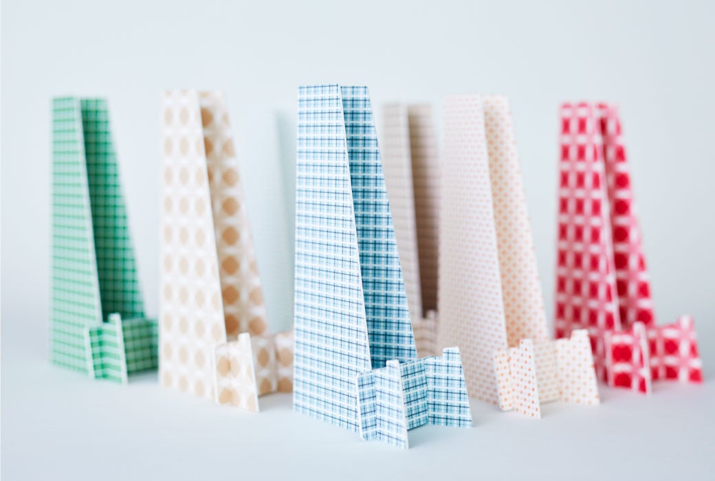 ブランドパターンを全面印刷したスマホスタンドの例