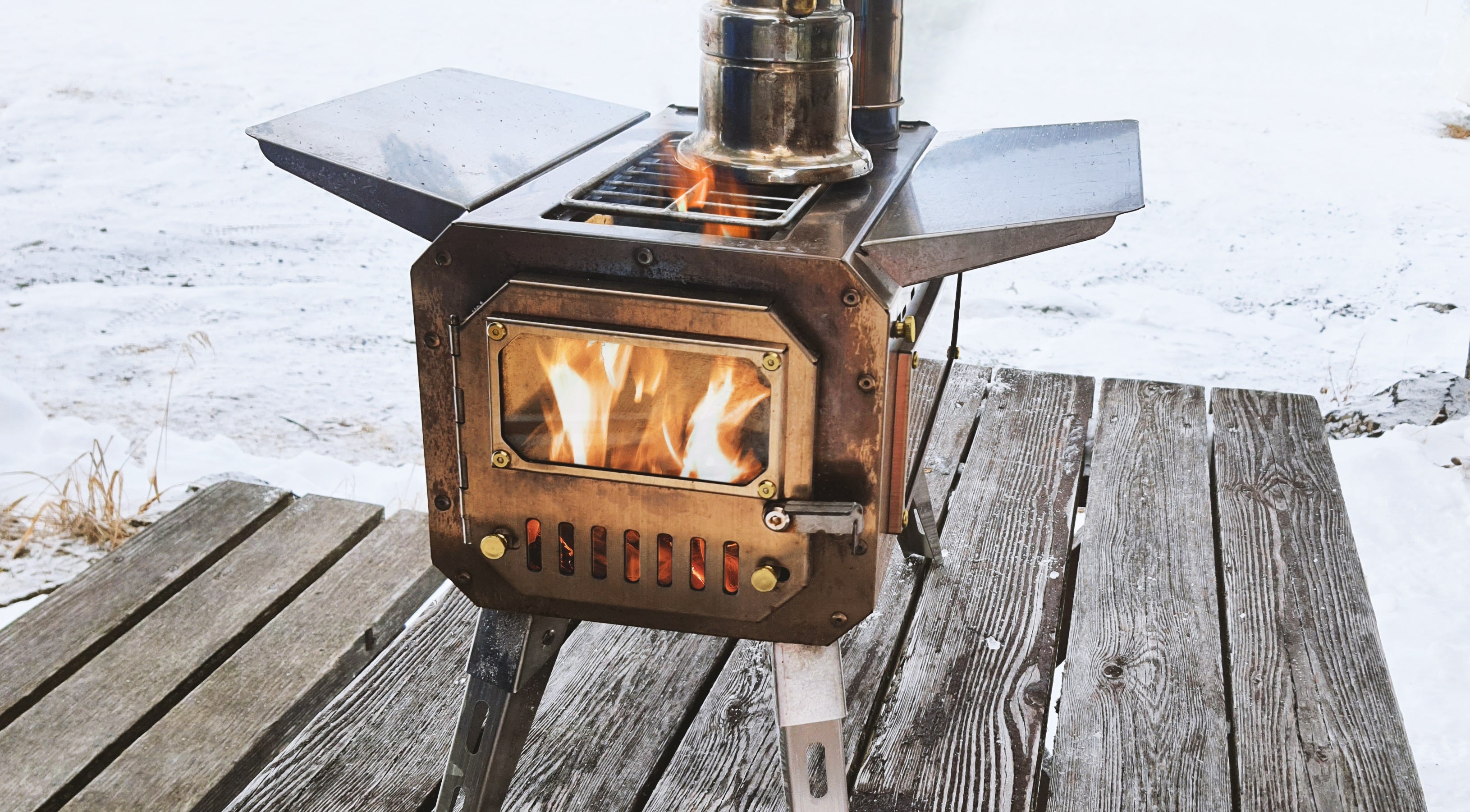 プレスリリース：［冬キャンプの最強ギア・薪ストーブ］安全性と