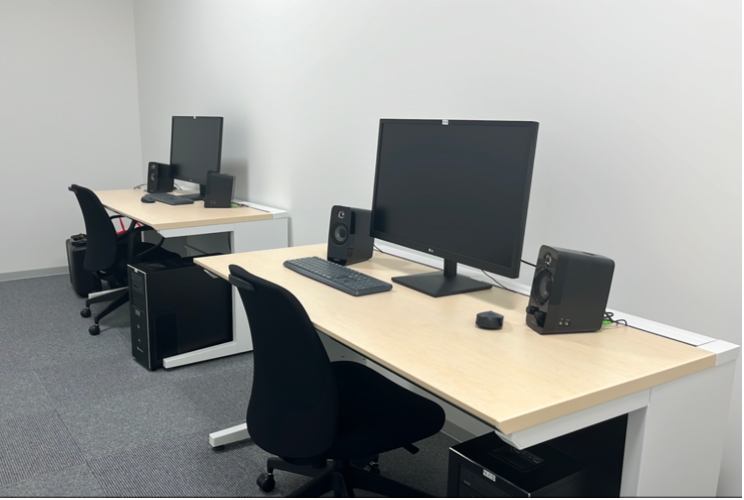 Thumb Studio内部の作業スペース   